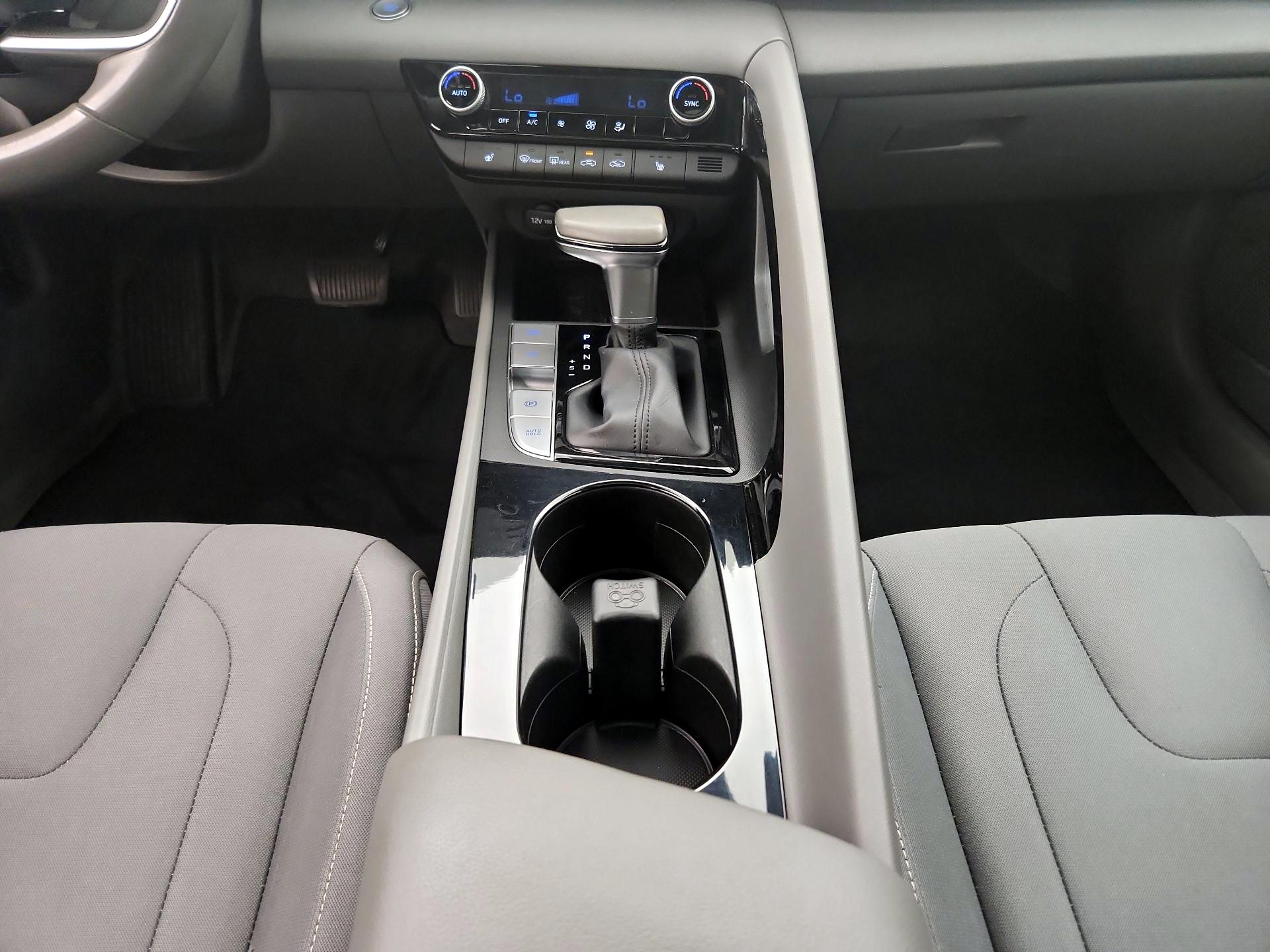 Thumbnail: 2021 Hyundai Elantra - 17