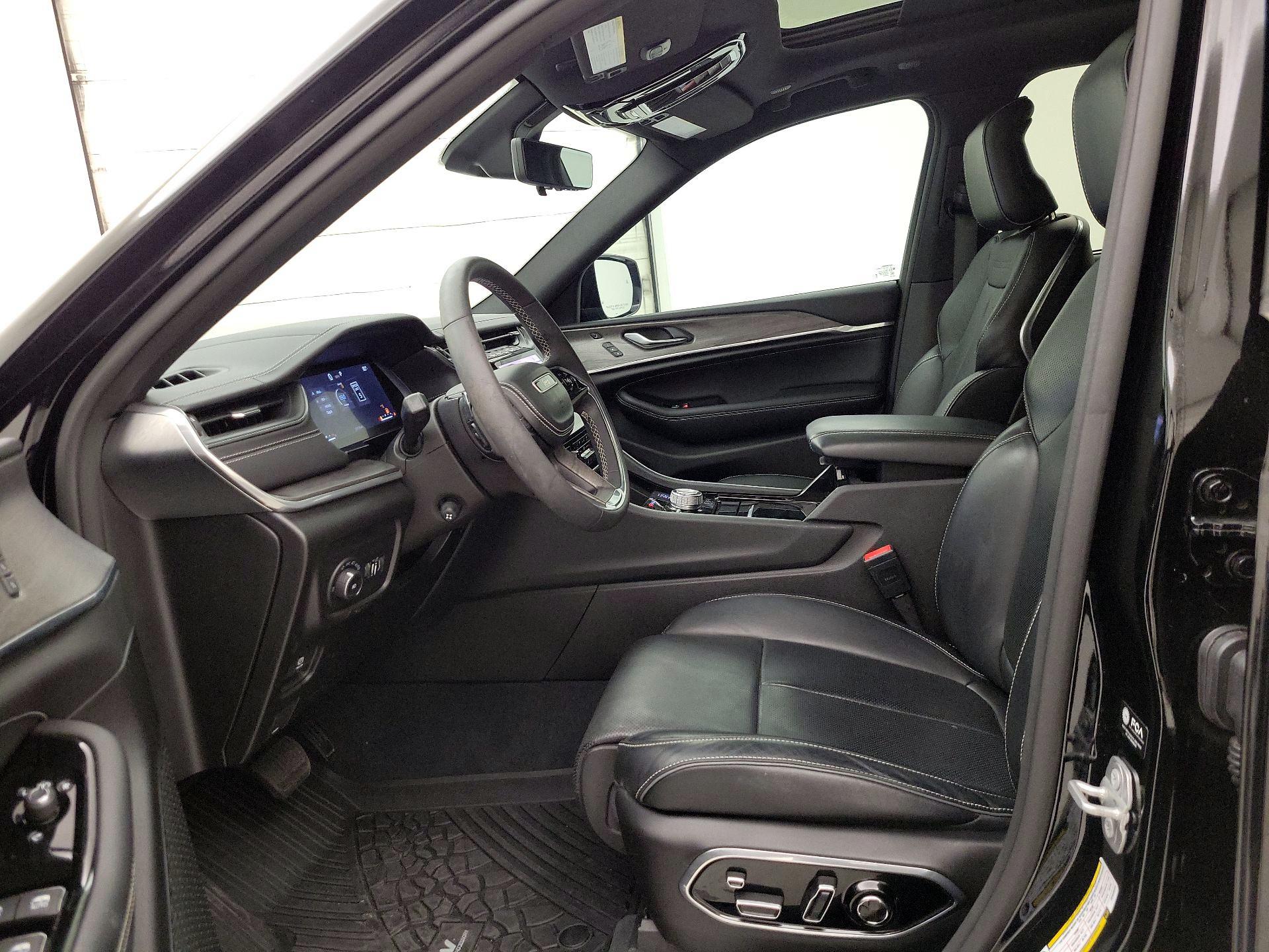 Thumbnail: 2023 Jeep Grand Cherokee - 11