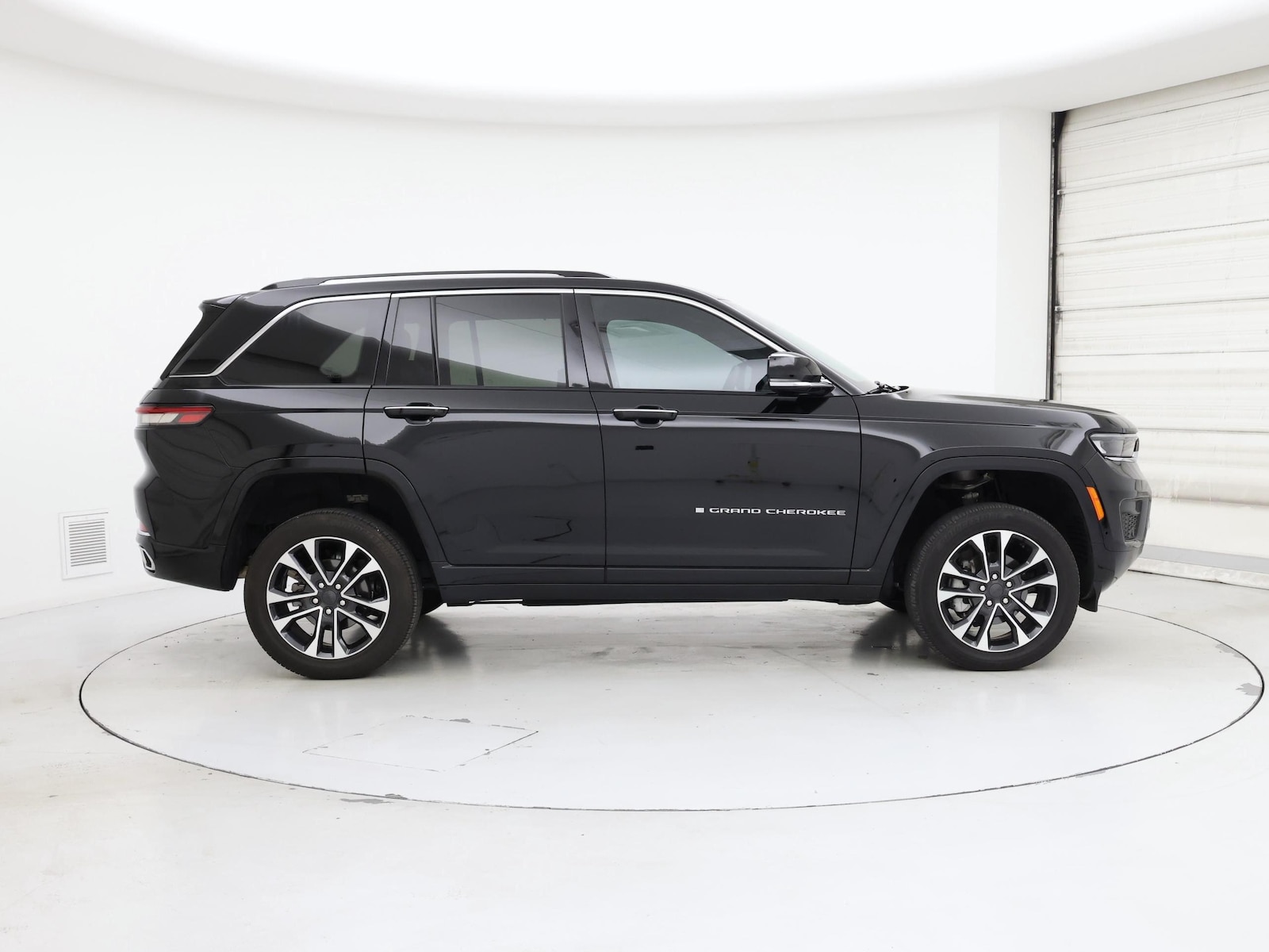 2023 Jeep Grand Cherokee Overland - Photo 8