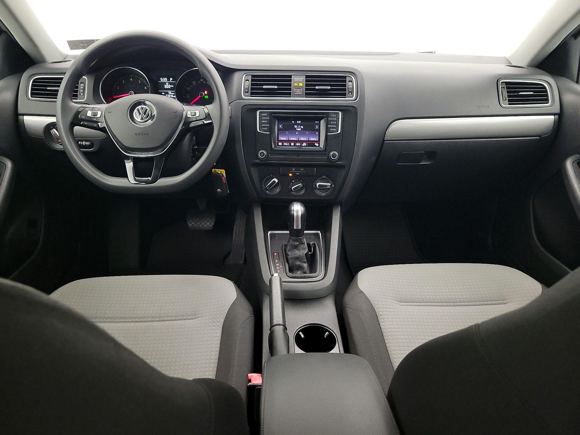 Thumbnail: 2018 Volkswagen Jetta - 9