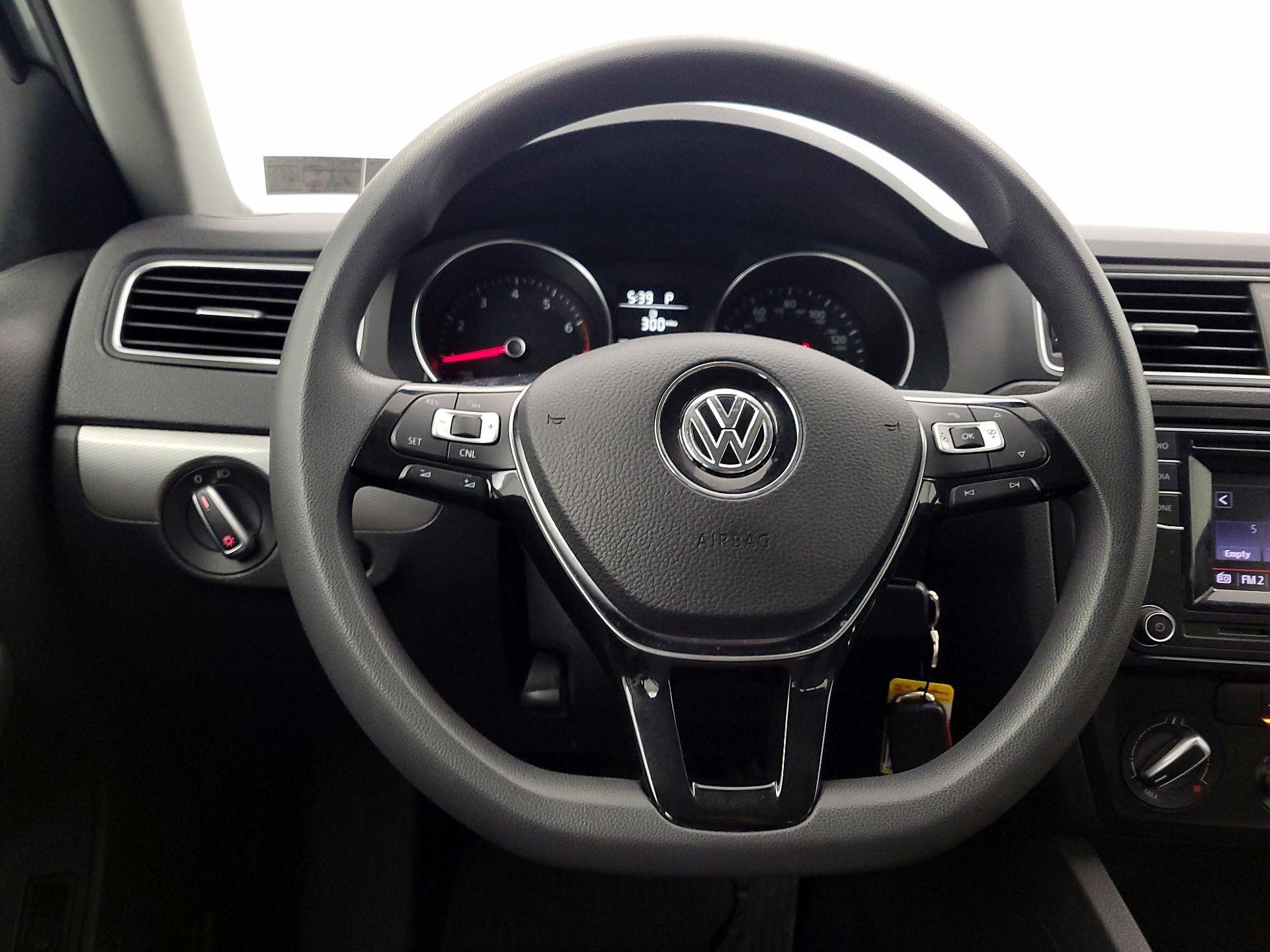 Thumbnail: 2018 Volkswagen Jetta - 10
