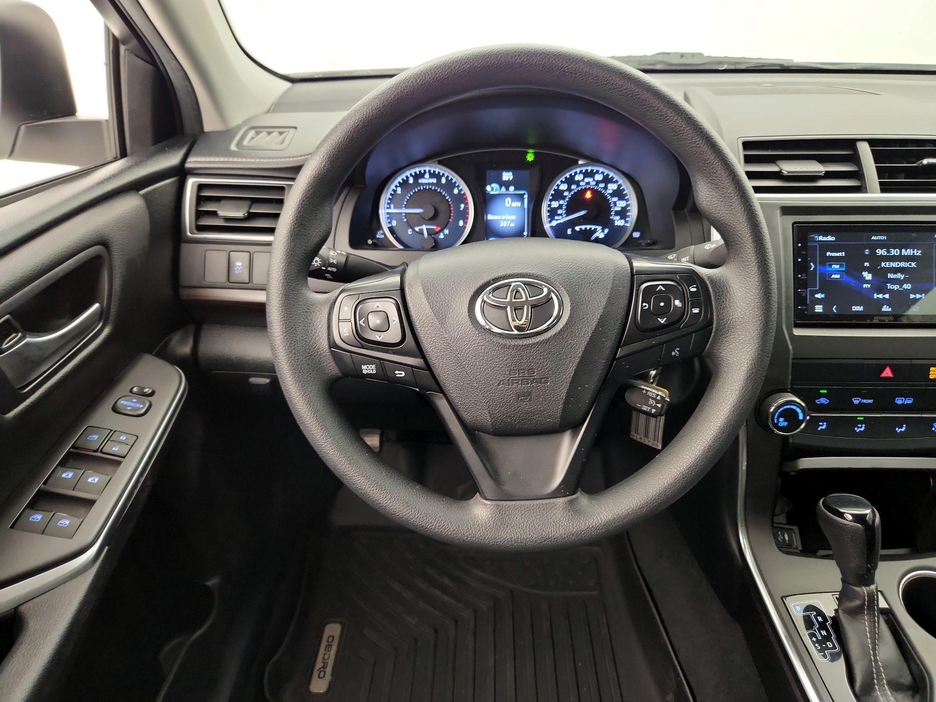 Thumbnail: 2017 Toyota Camry - 10