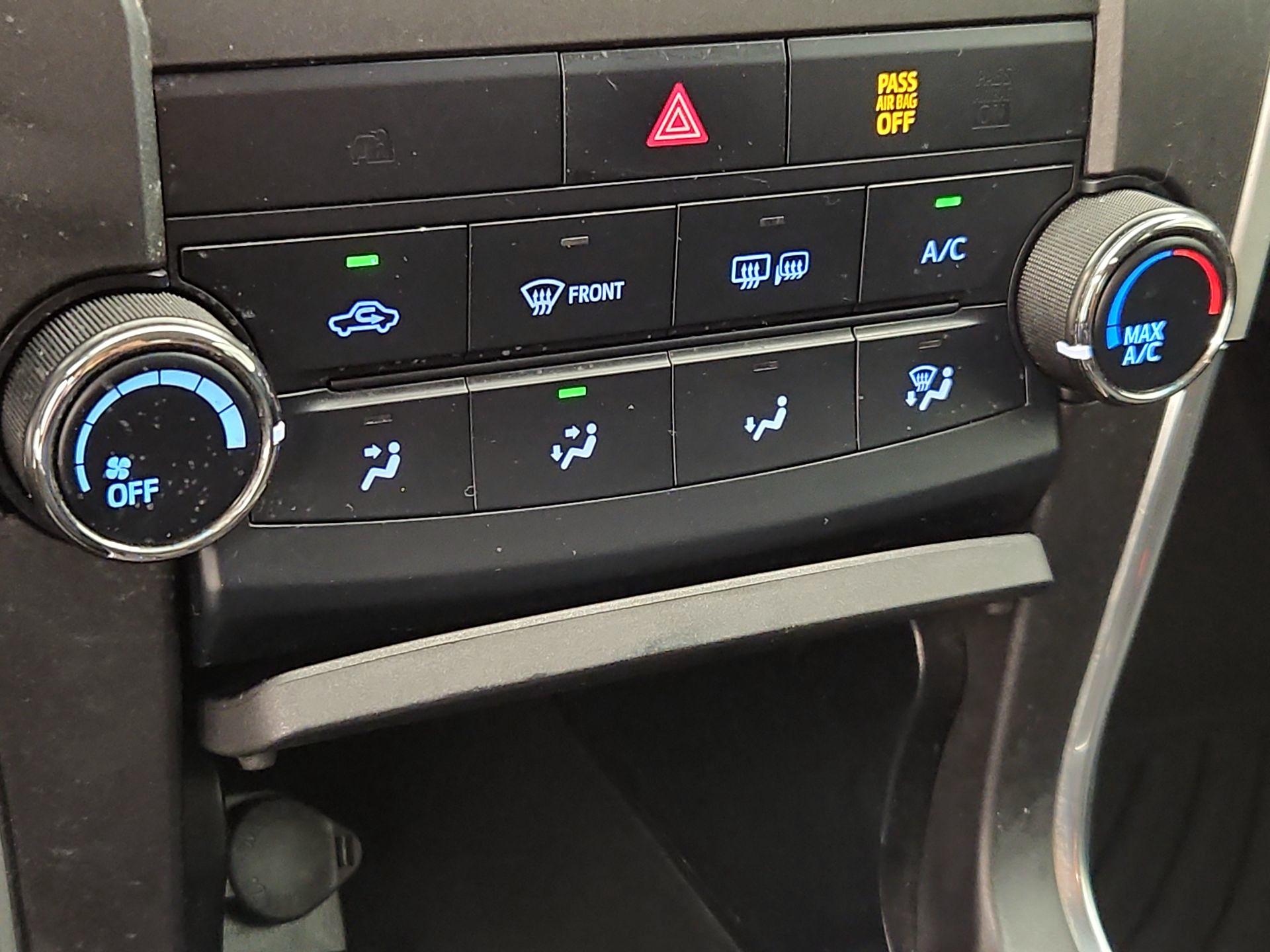 Thumbnail: 2017 Toyota Camry - 15