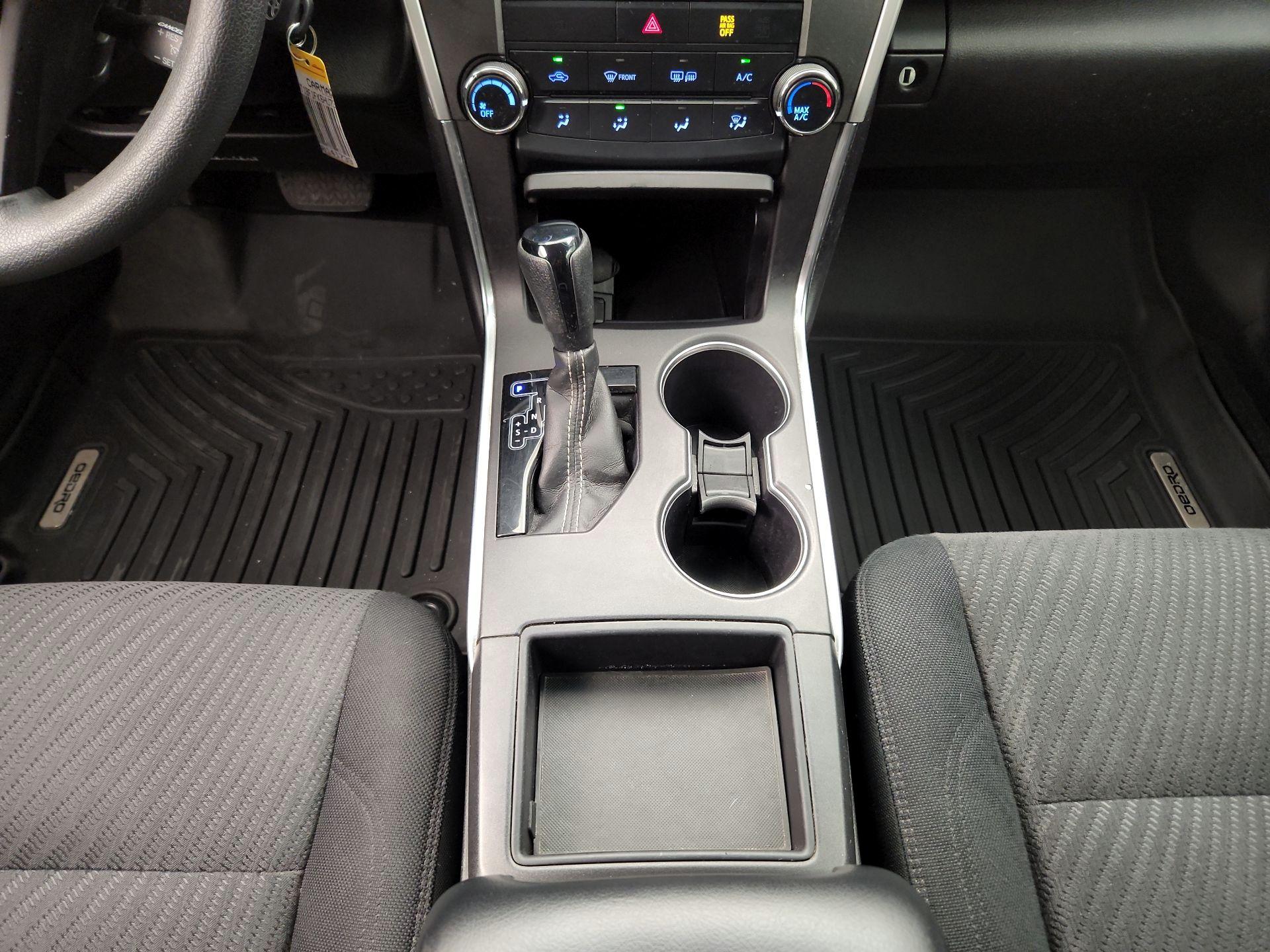 Thumbnail: 2017 Toyota Camry - 16
