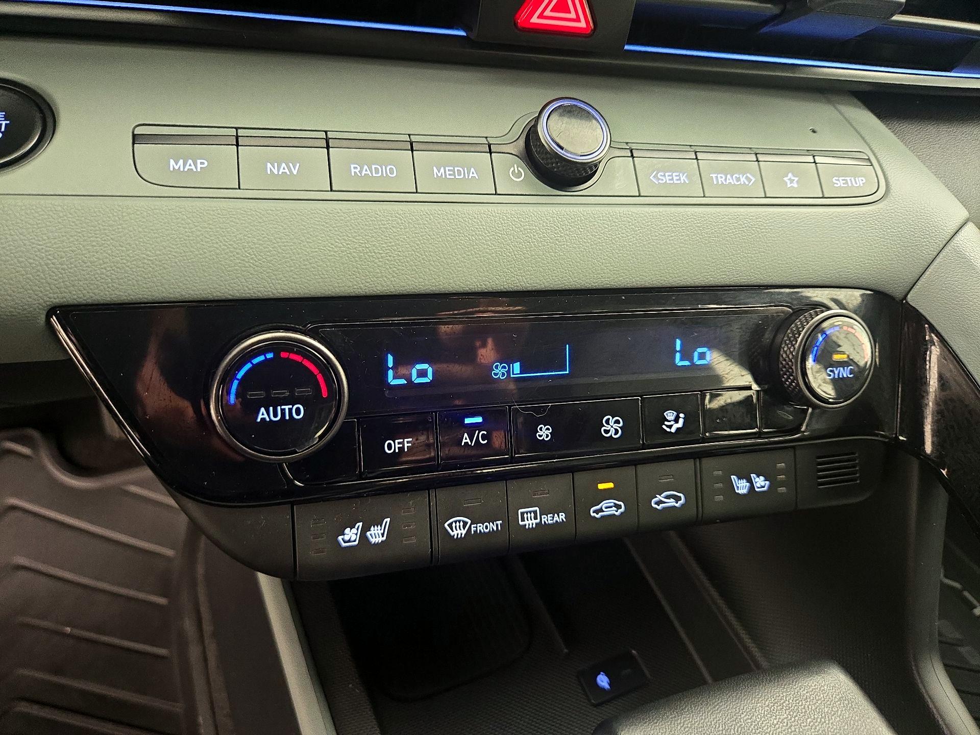 Thumbnail: 2024 Hyundai Elantra - 17