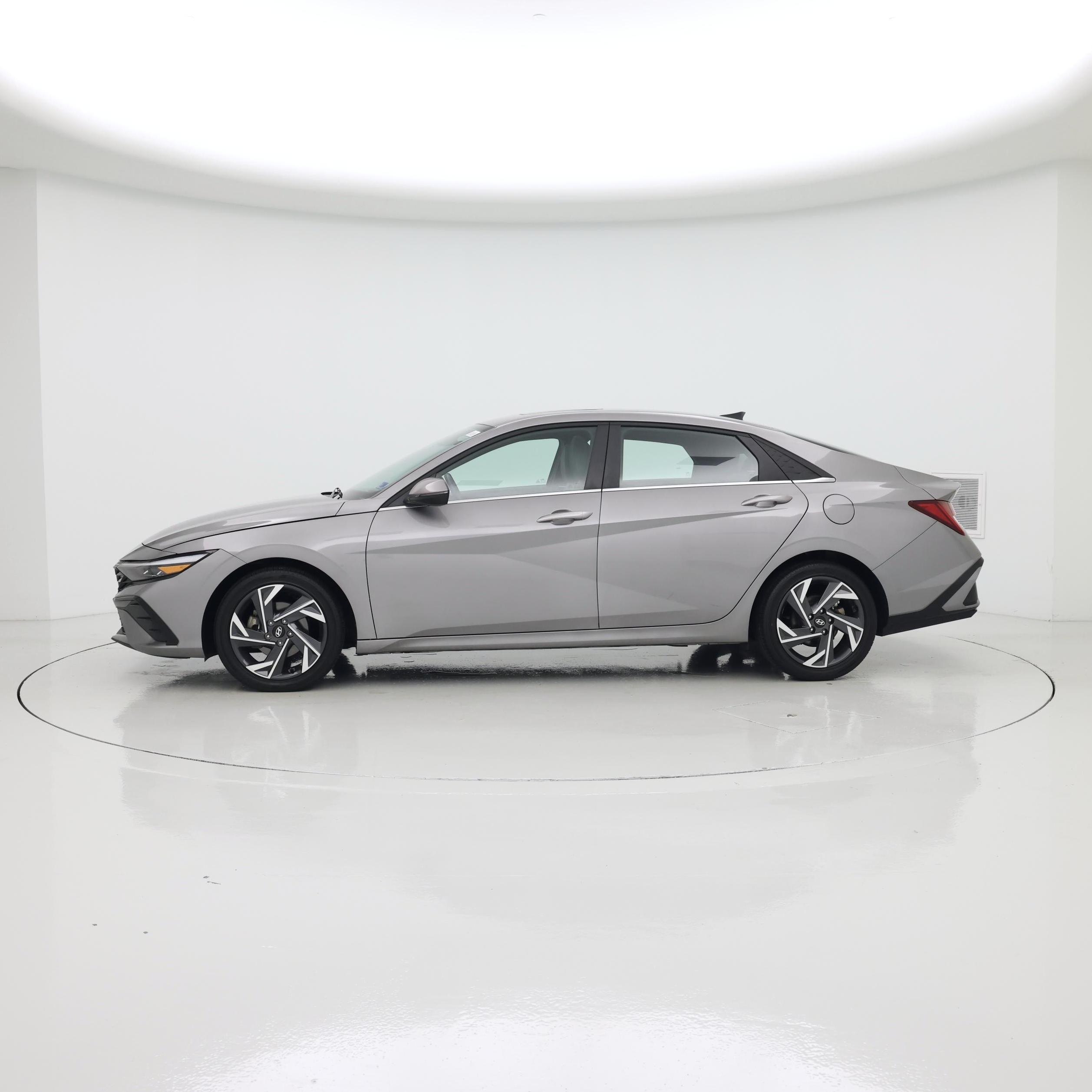 Thumbnail: 2024 Hyundai Elantra - 3