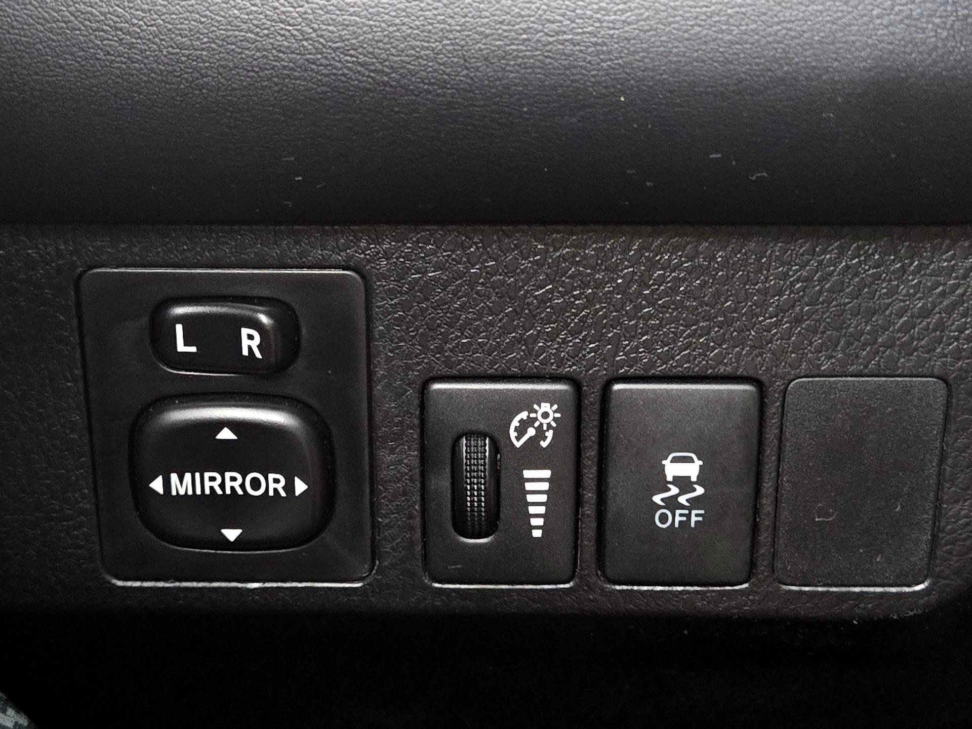 Thumbnail: 2015 Toyota RAV4 - 13