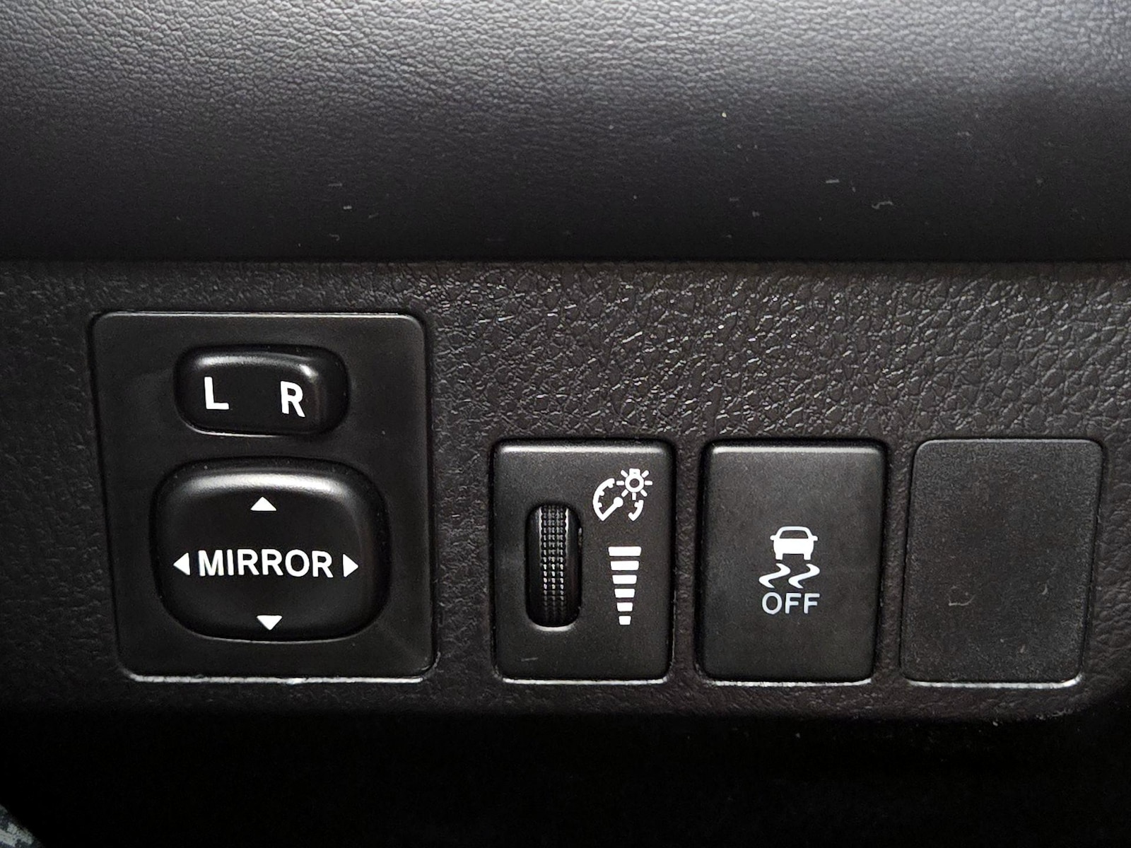 2015 Toyota RAV4 Limited - Photo 14