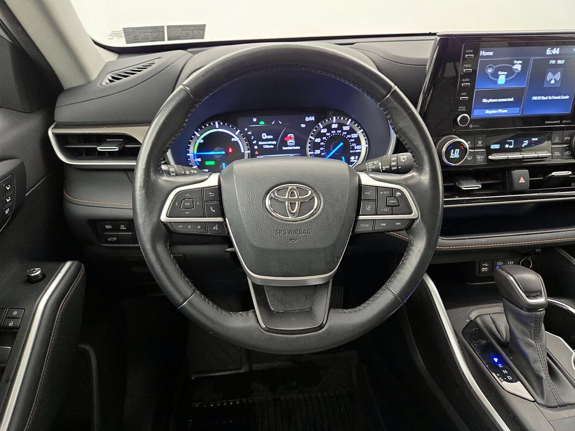 Thumbnail: 2022 Toyota Highlander - 10