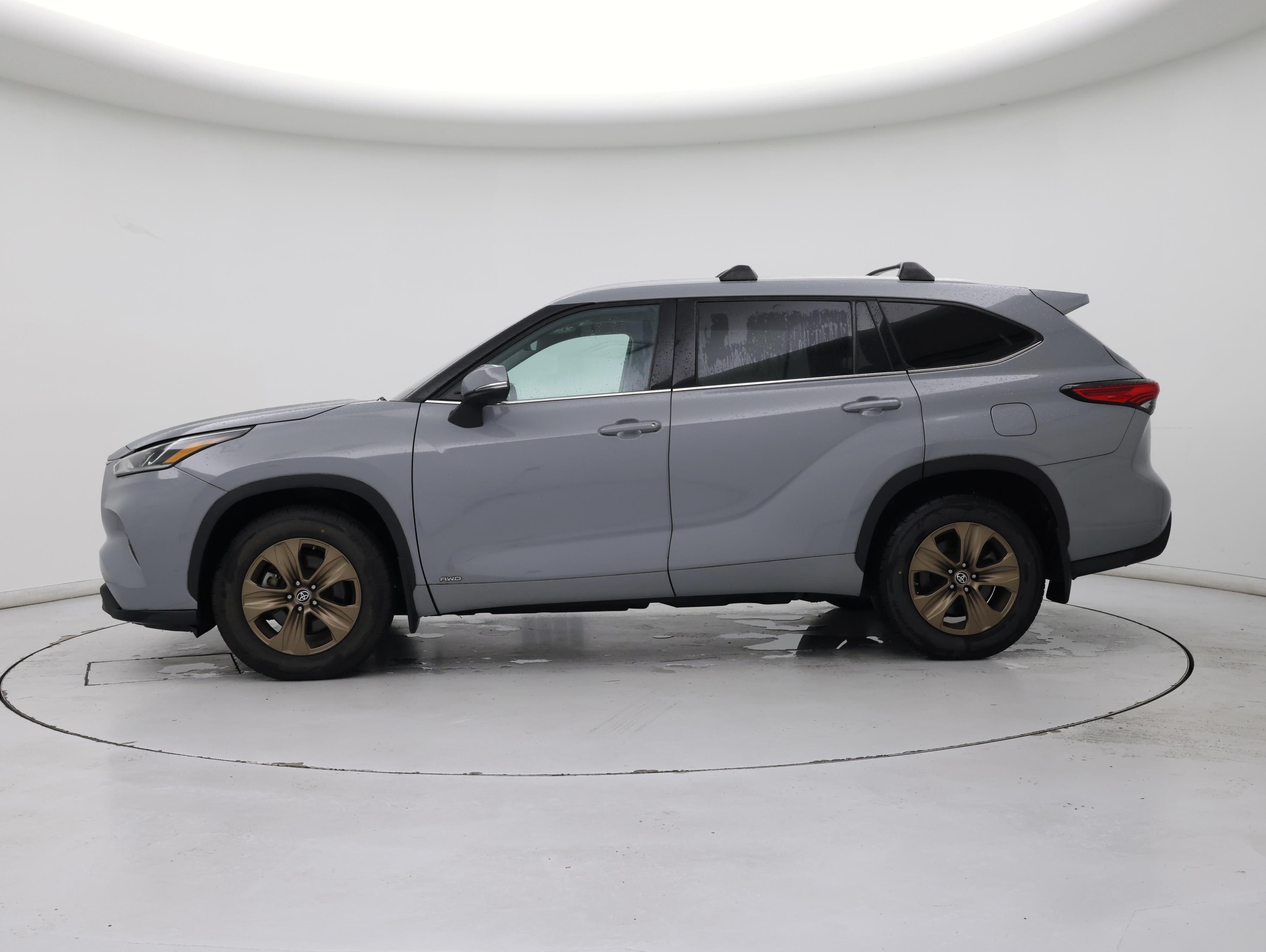 Thumbnail: 2022 Toyota Highlander - 3