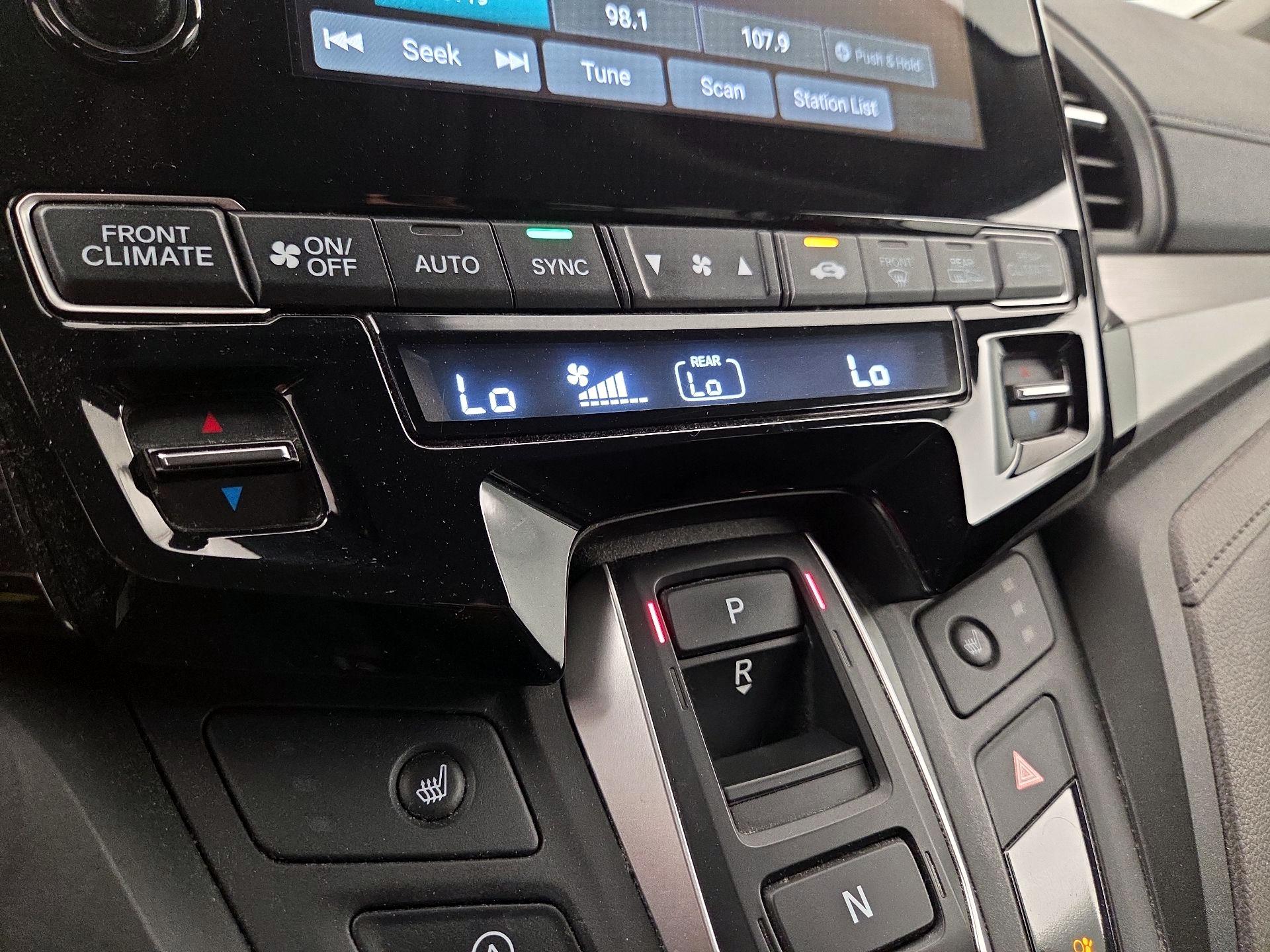 Thumbnail: 2021 Honda Odyssey - 14