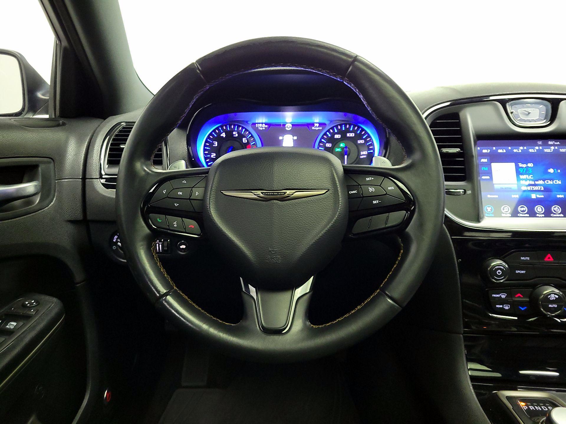 Thumbnail: 2017 Chrysler 300 - 10