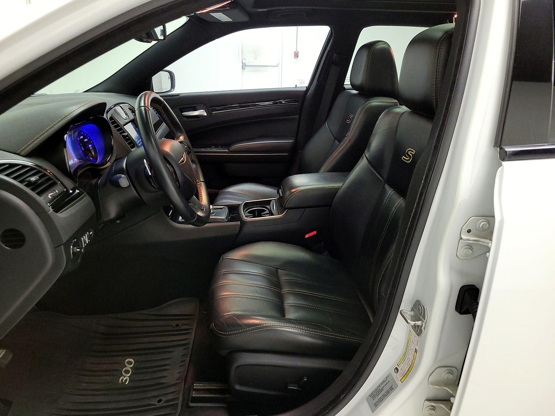 Thumbnail: 2017 Chrysler 300 - 11