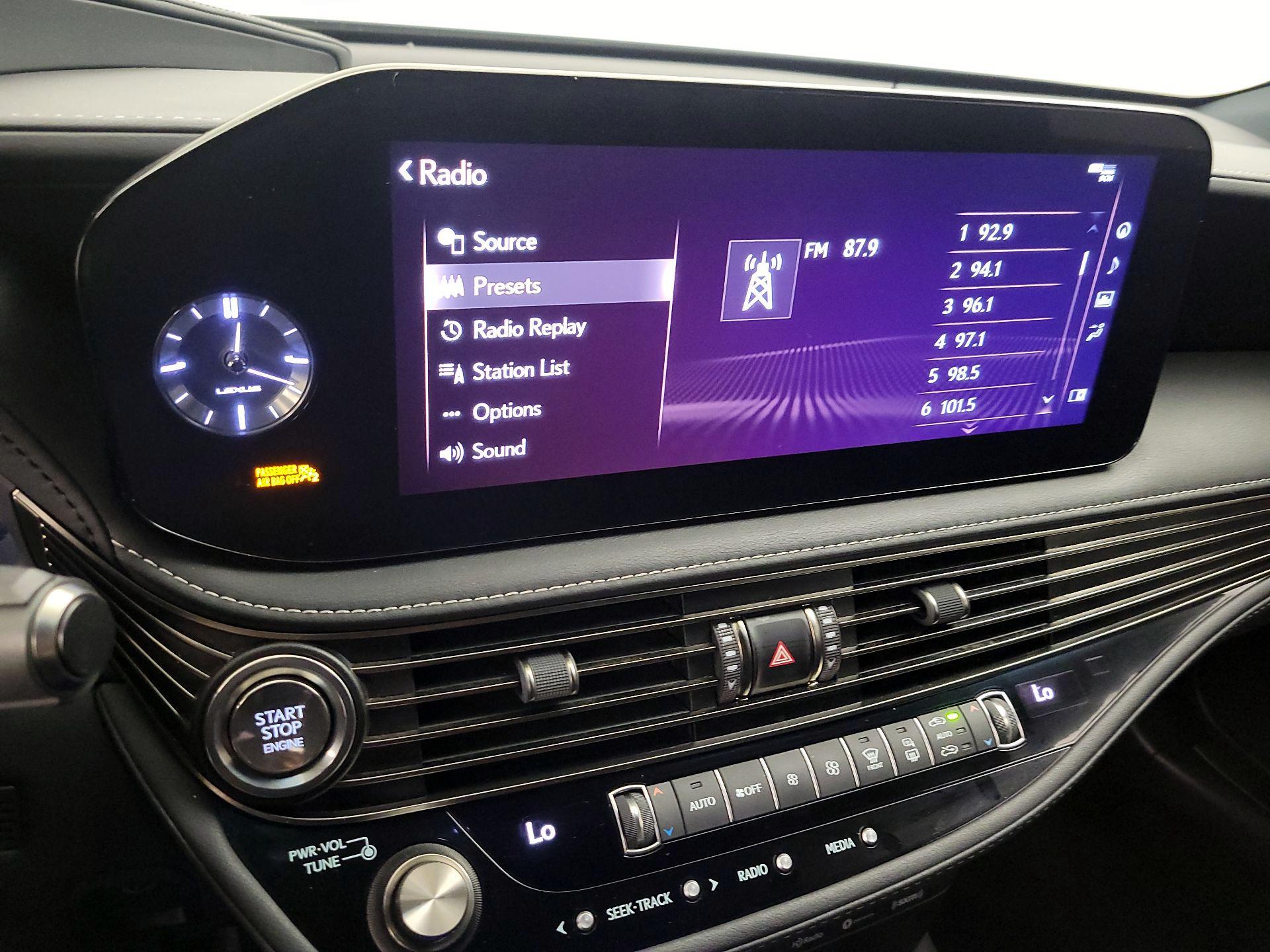 Thumbnail: 2021 Lexus LS - 16