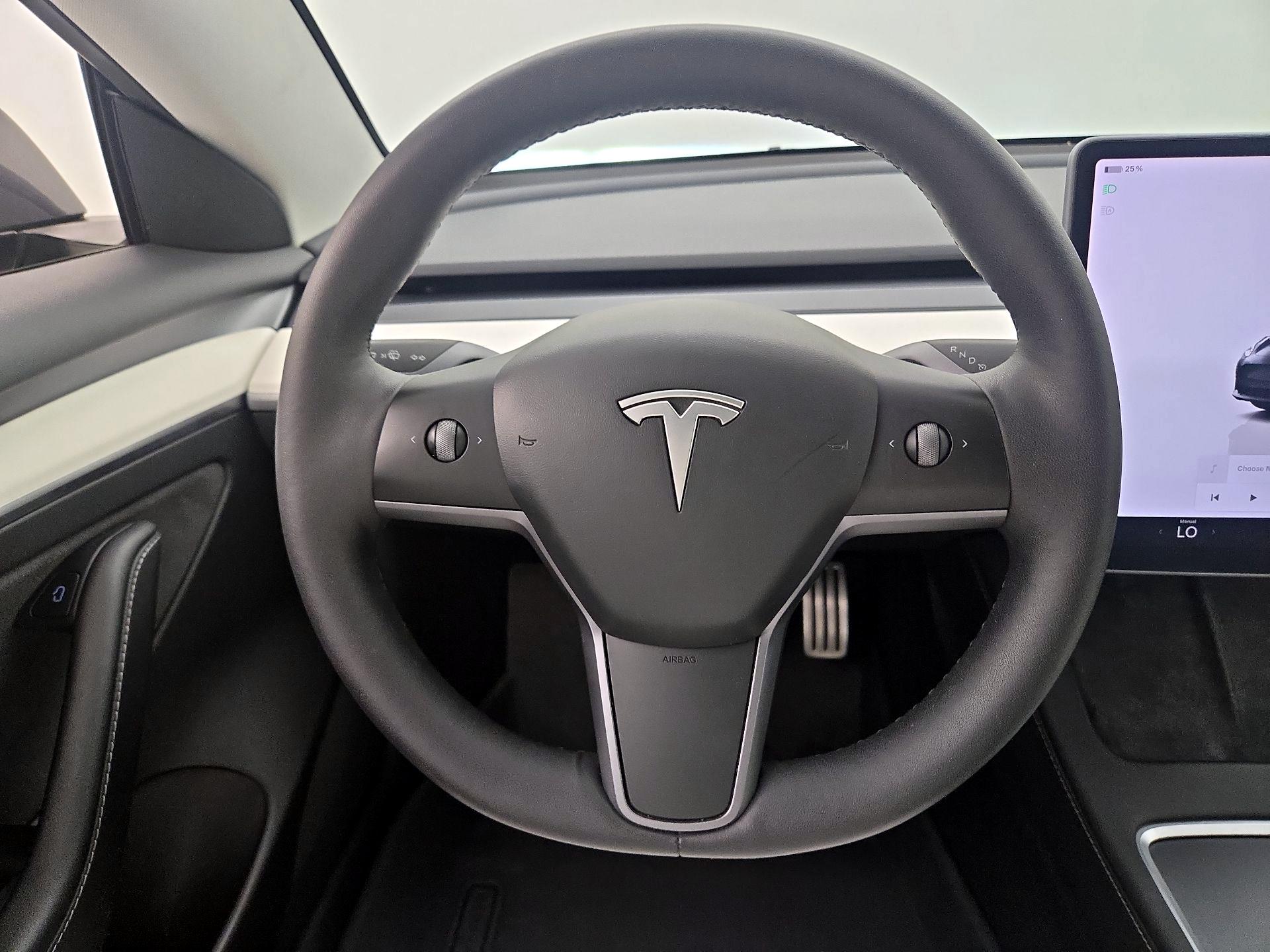 Thumbnail: 2023 Tesla Model 3 - 10
