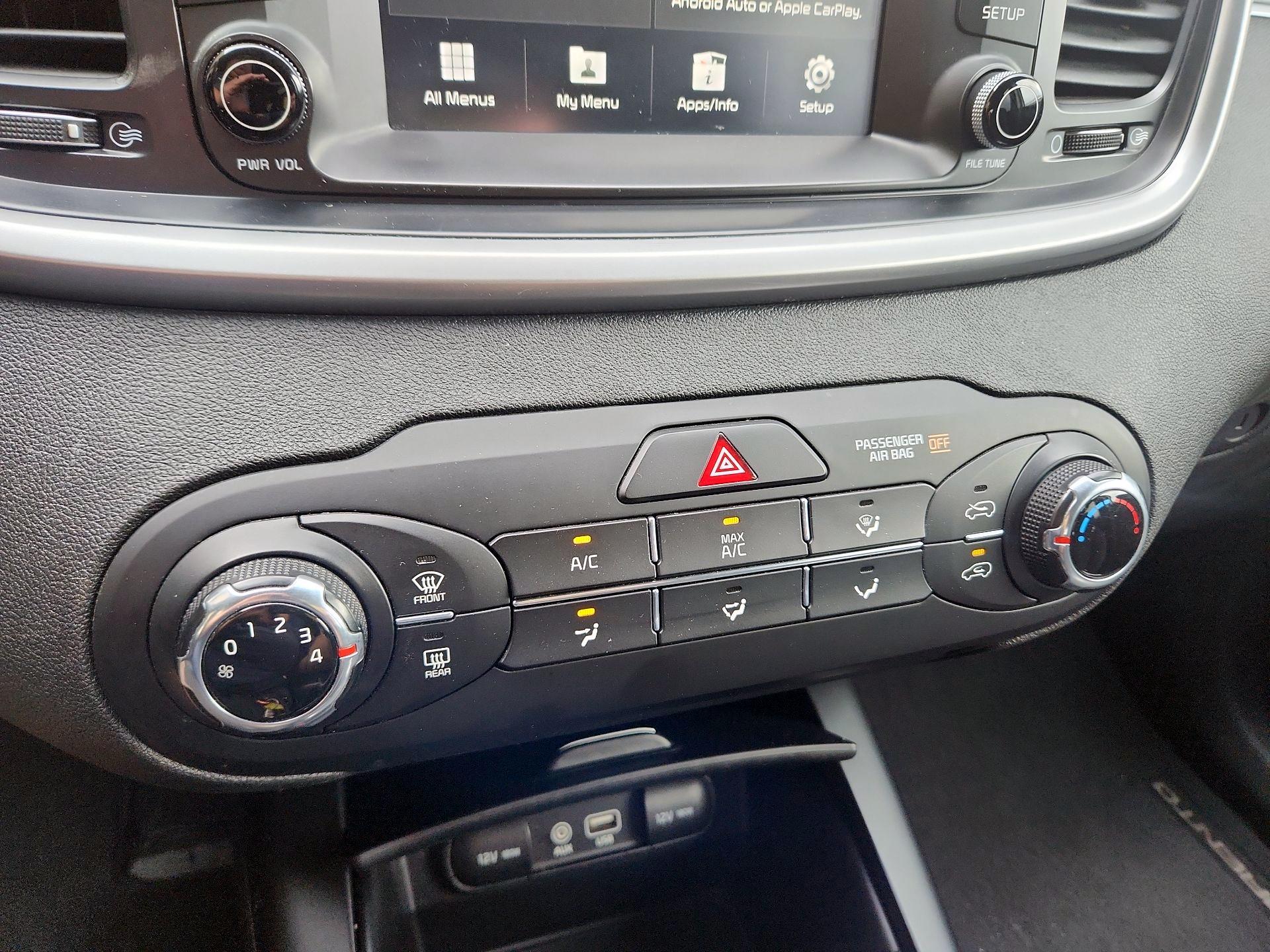 Thumbnail: 2019 Kia Sorento - 16