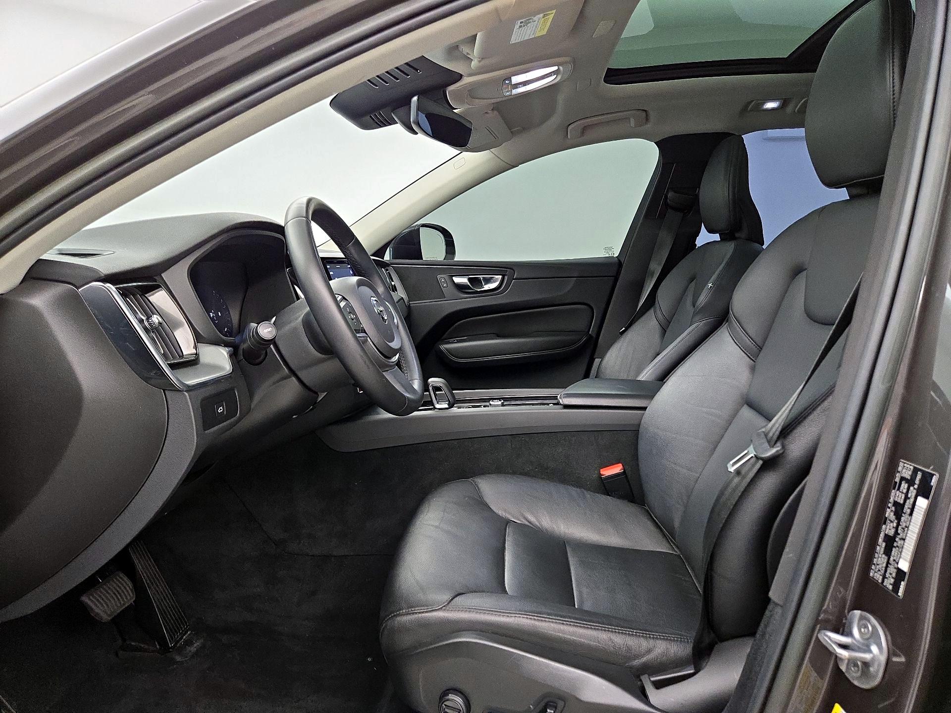 Thumbnail: 2023 Volvo XC60 - 11