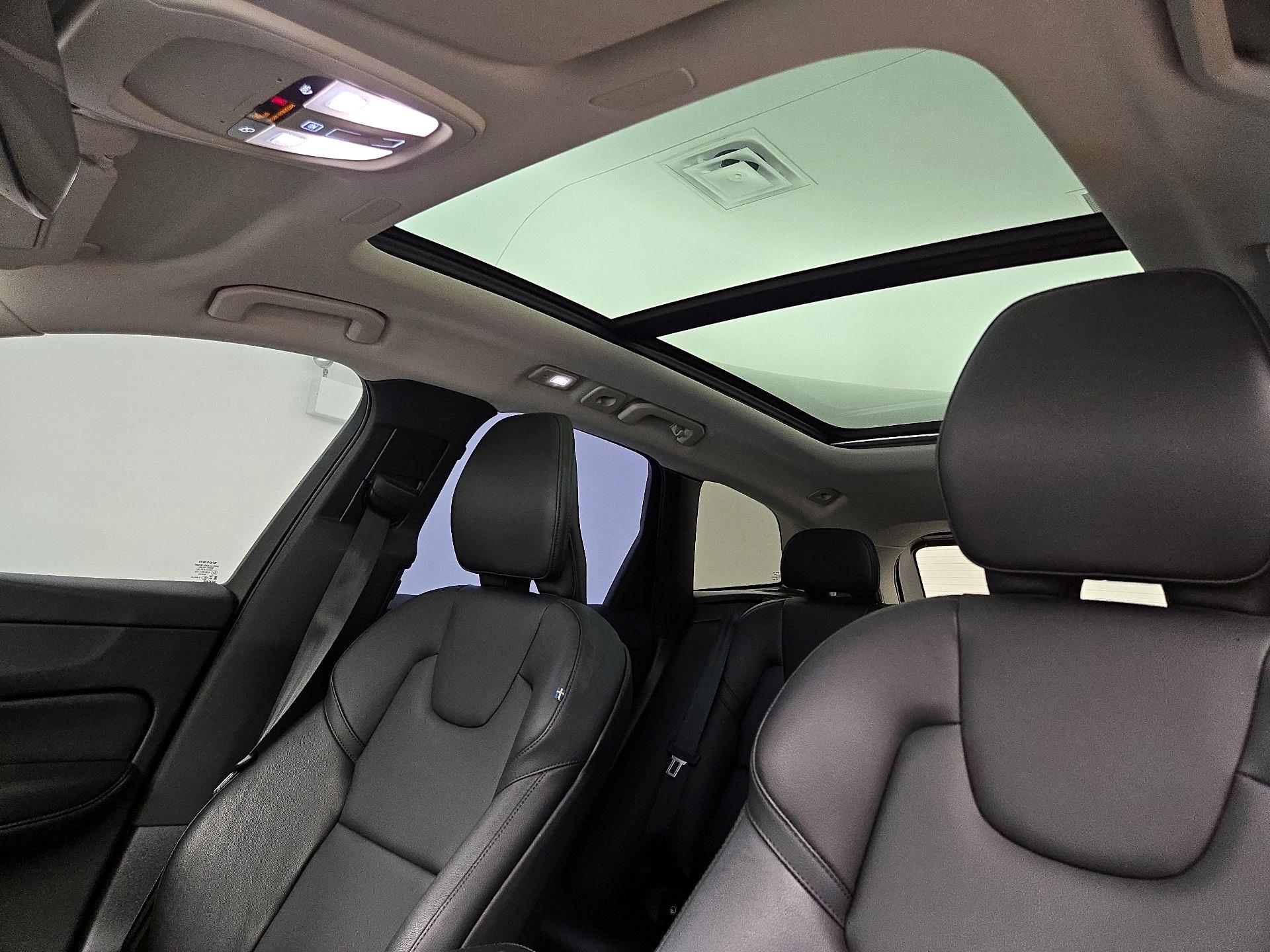 Thumbnail: 2023 Volvo XC60 - 19