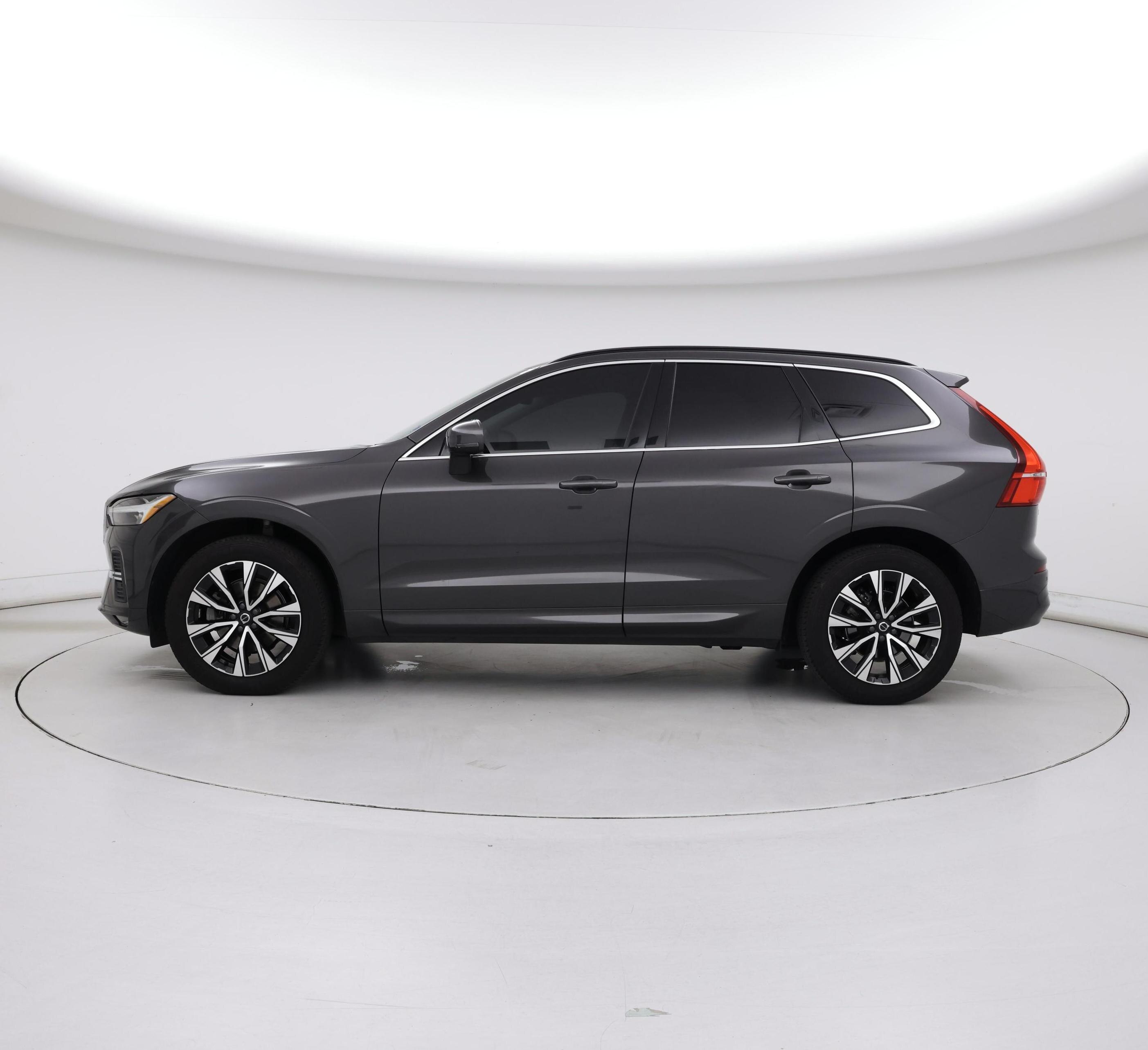 Thumbnail: 2023 Volvo XC60 - 3