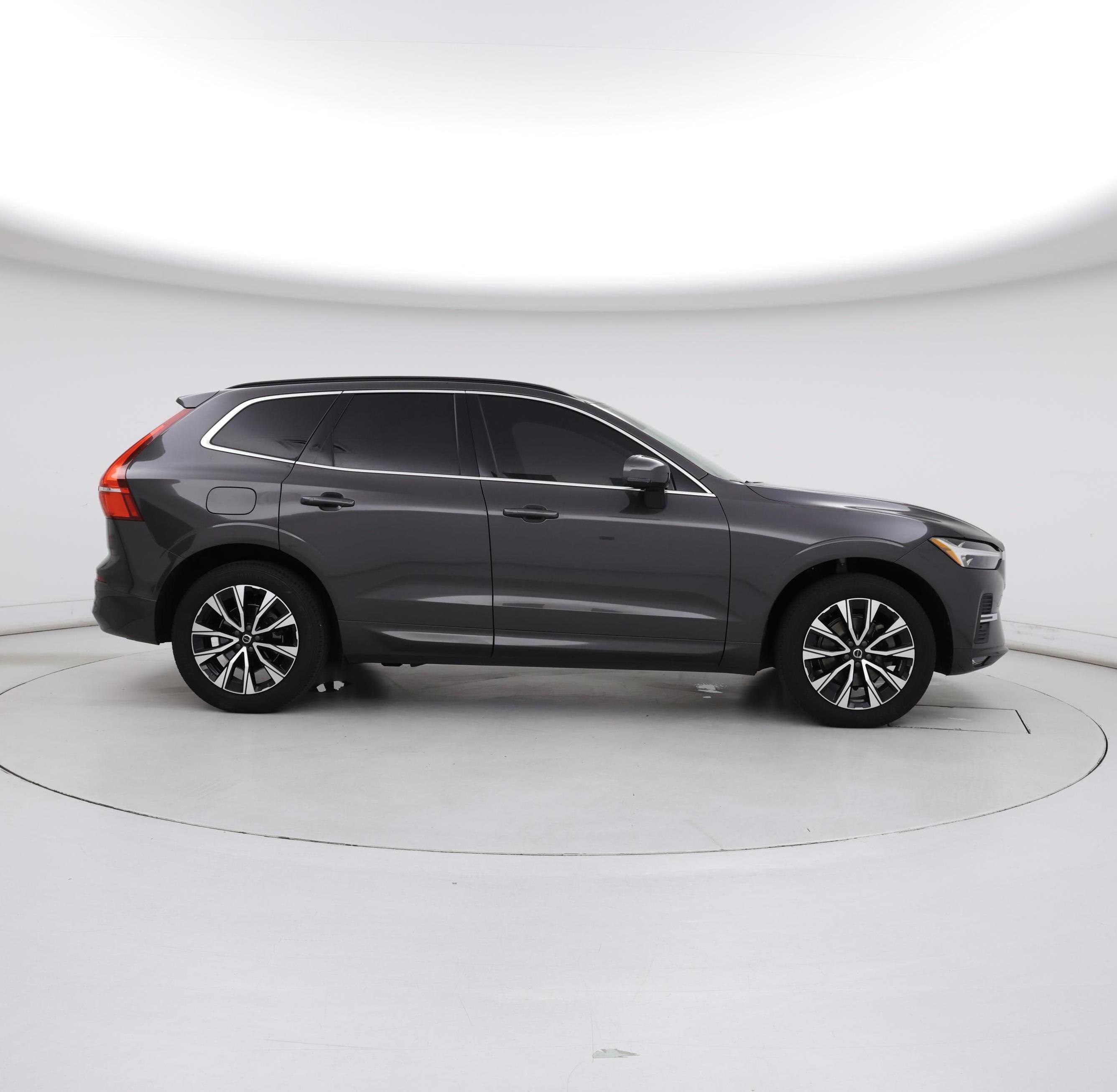 Thumbnail: 2023 Volvo XC60 - 7