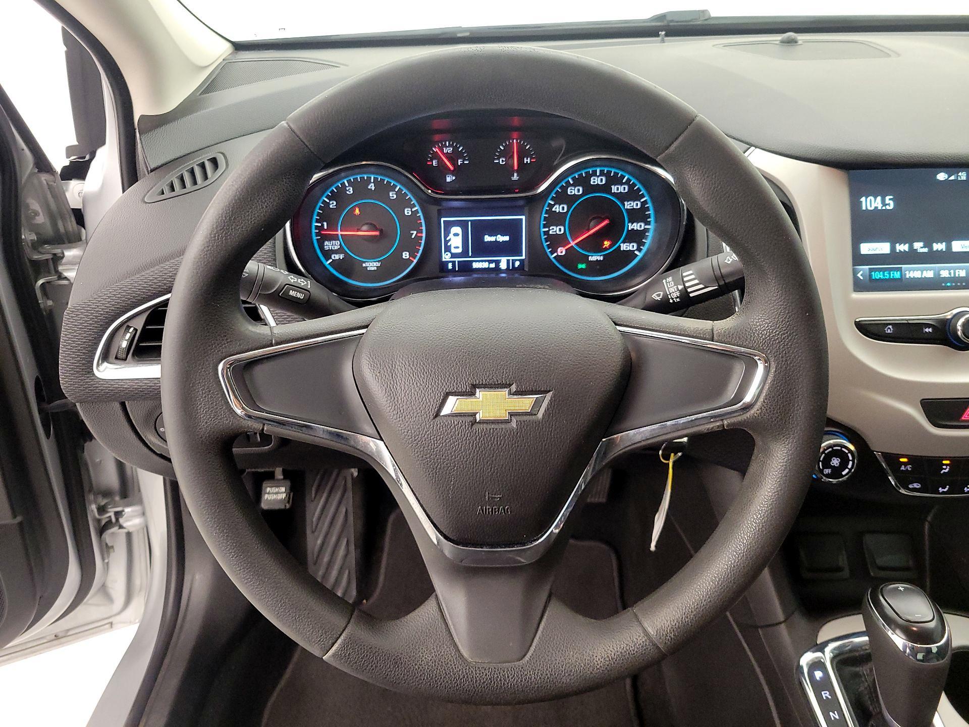 Thumbnail: 2018 Chevrolet Cruze - 10