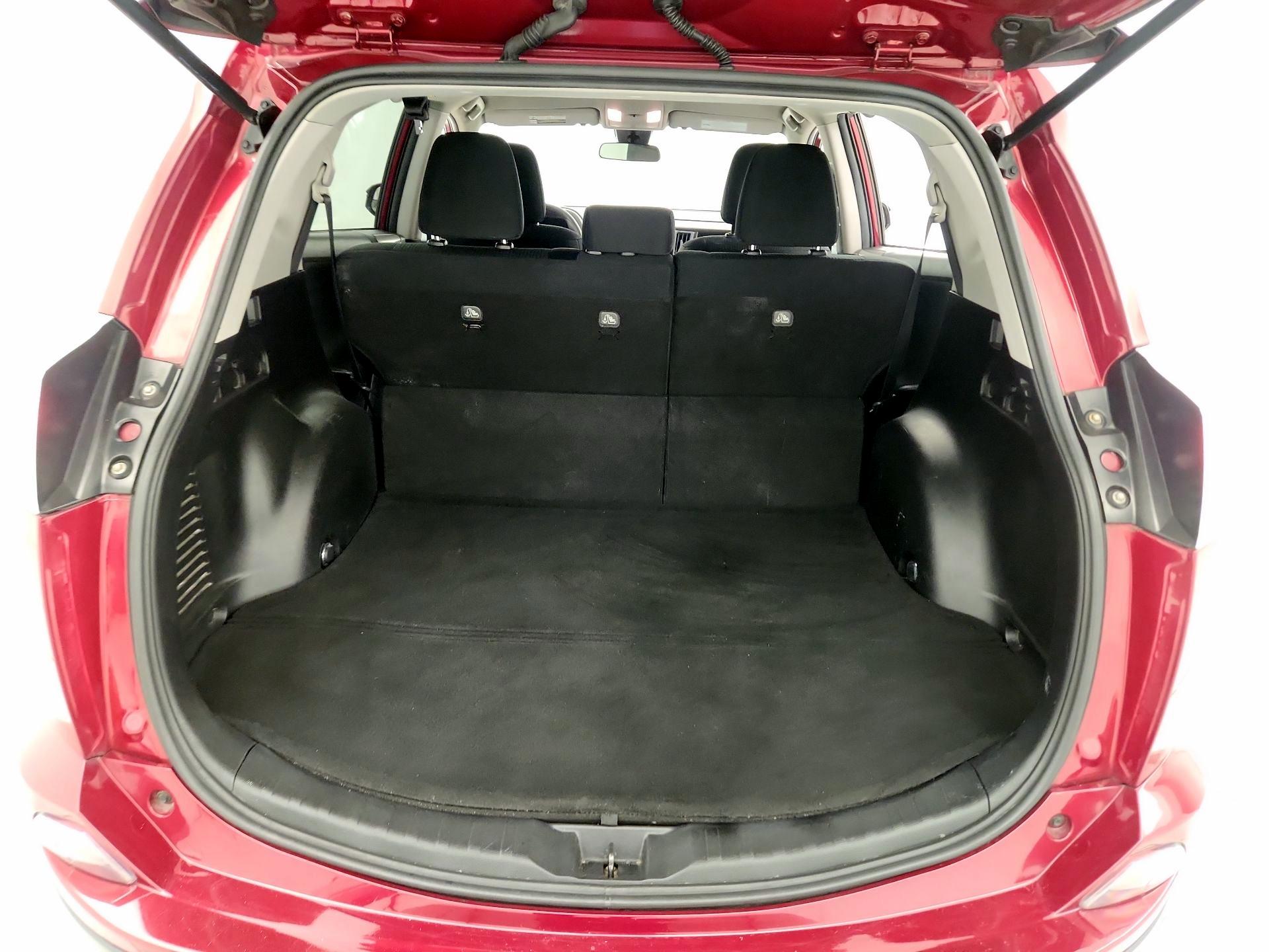 Thumbnail: 2018 Toyota RAV4 - 20