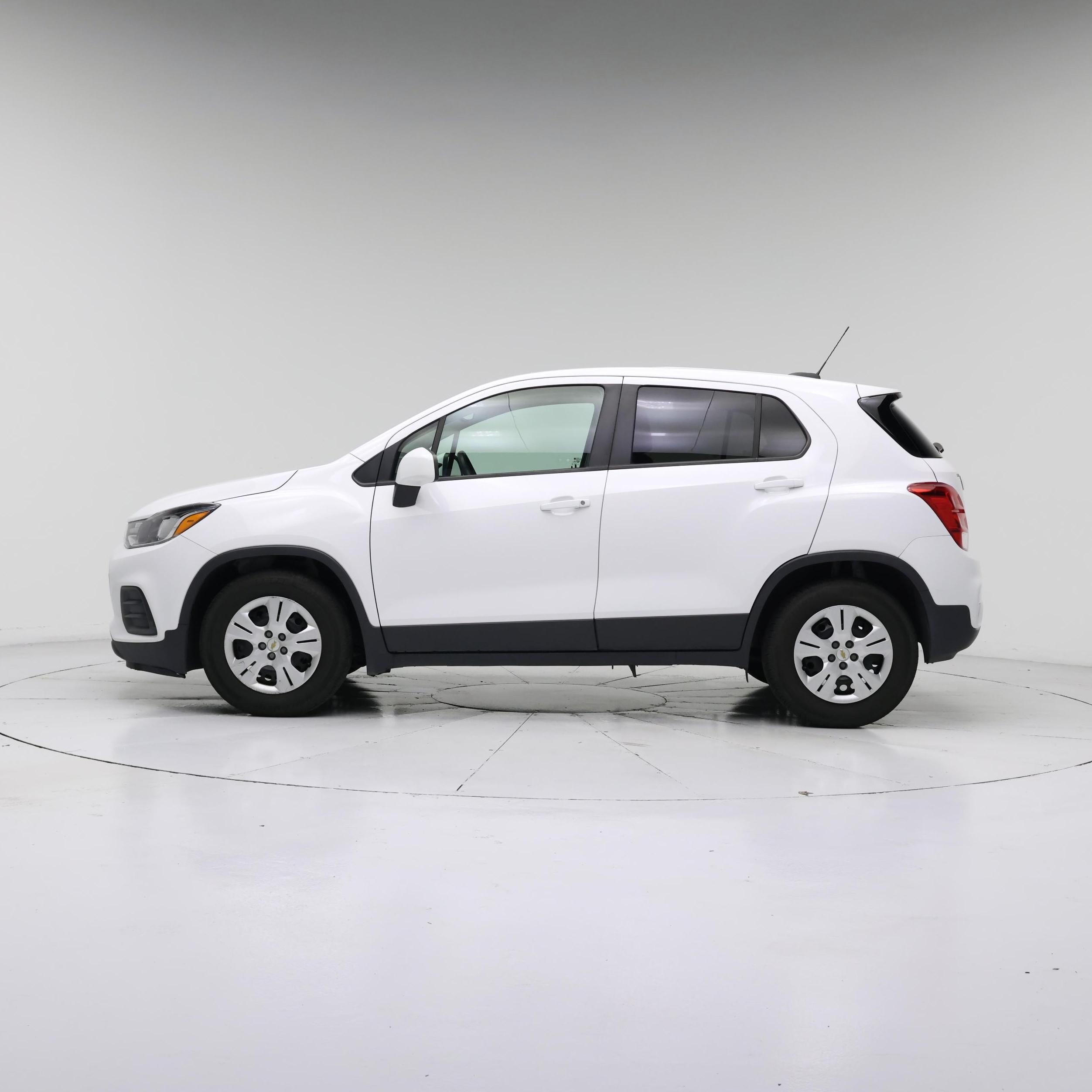 Thumbnail: 2019 Chevrolet Trax - 3