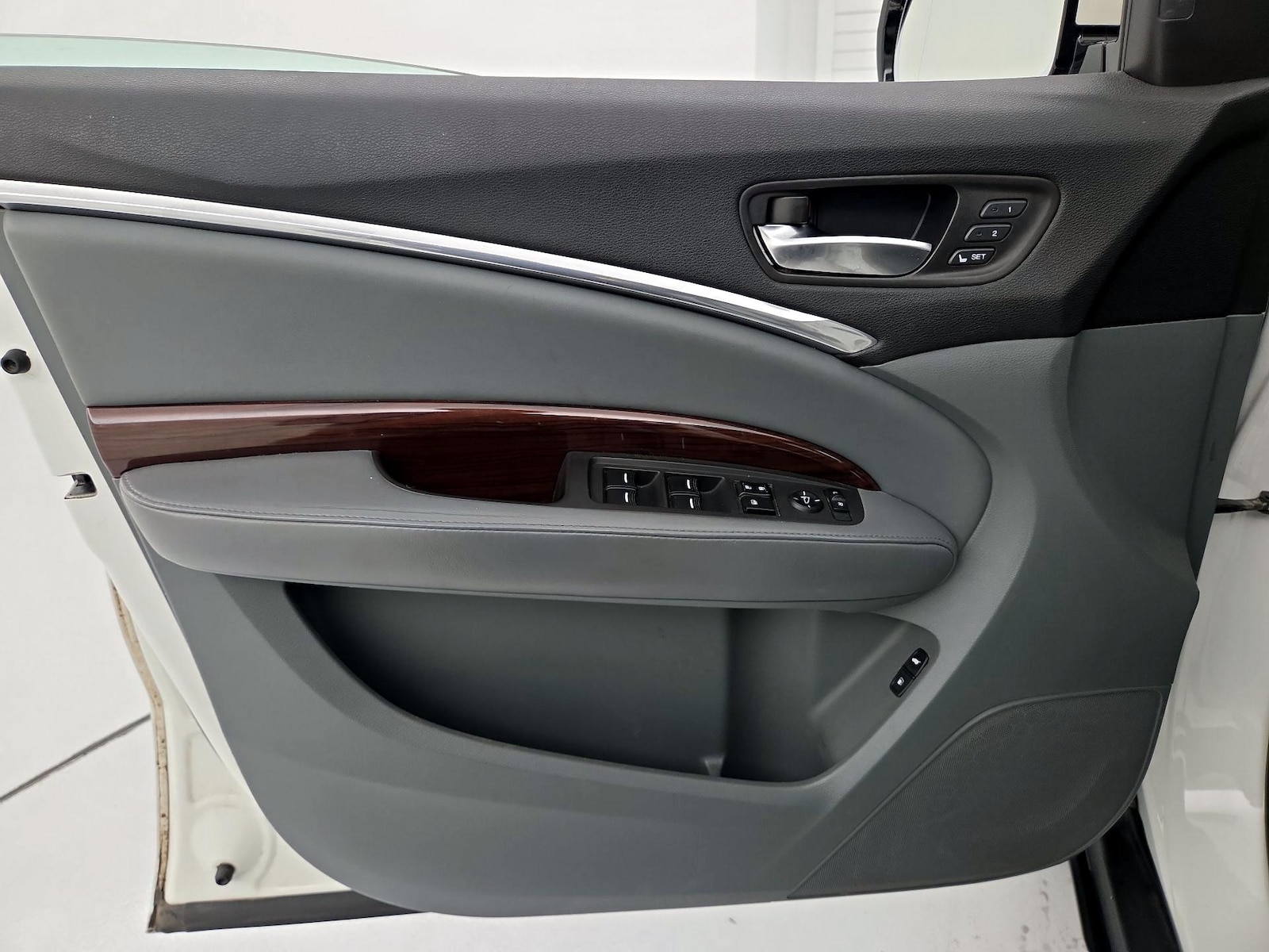 2015 Acura MDX Advance and Entertainment Package - Photo 13