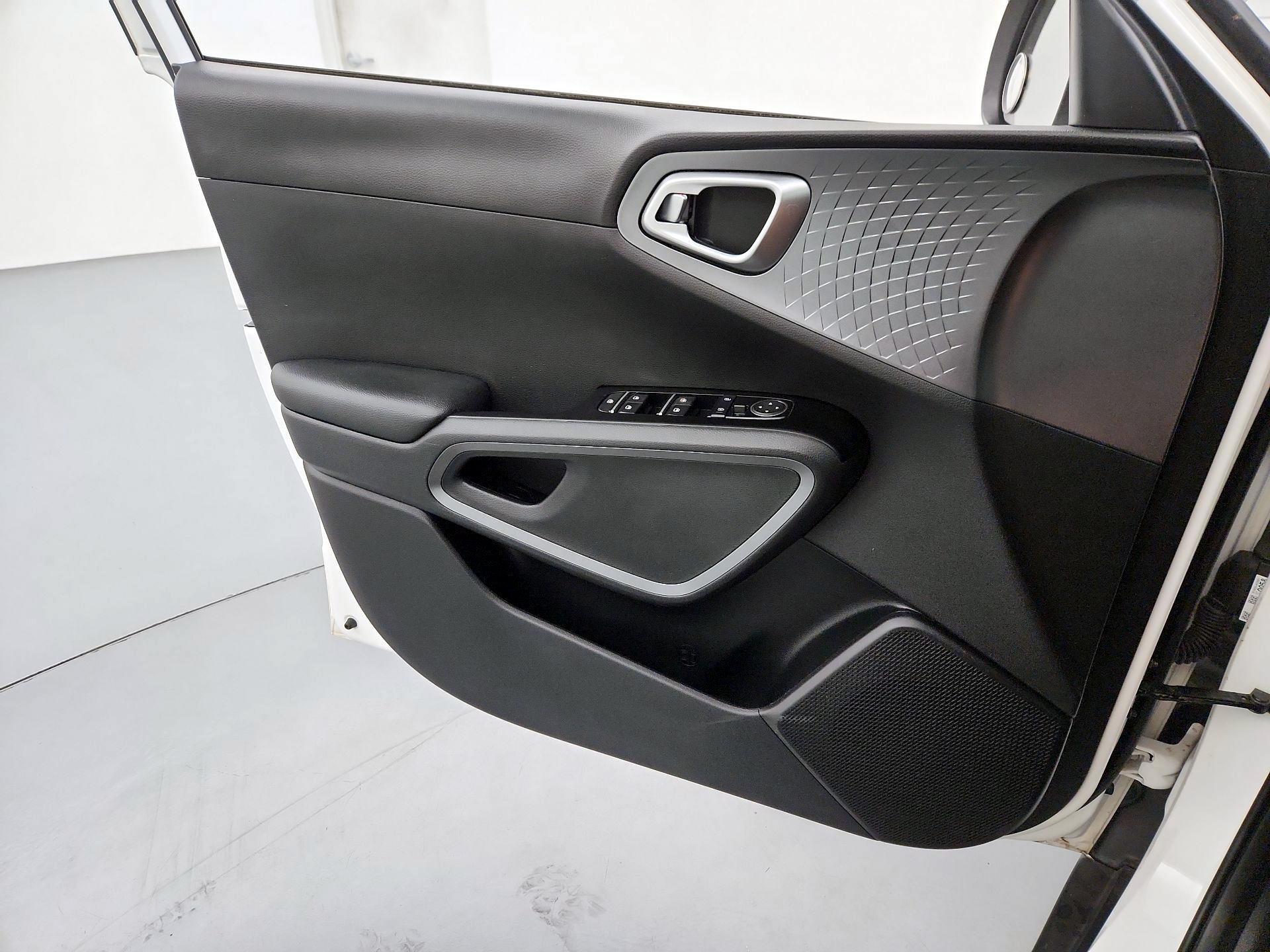 Thumbnail: 2020 Kia Soul - 12