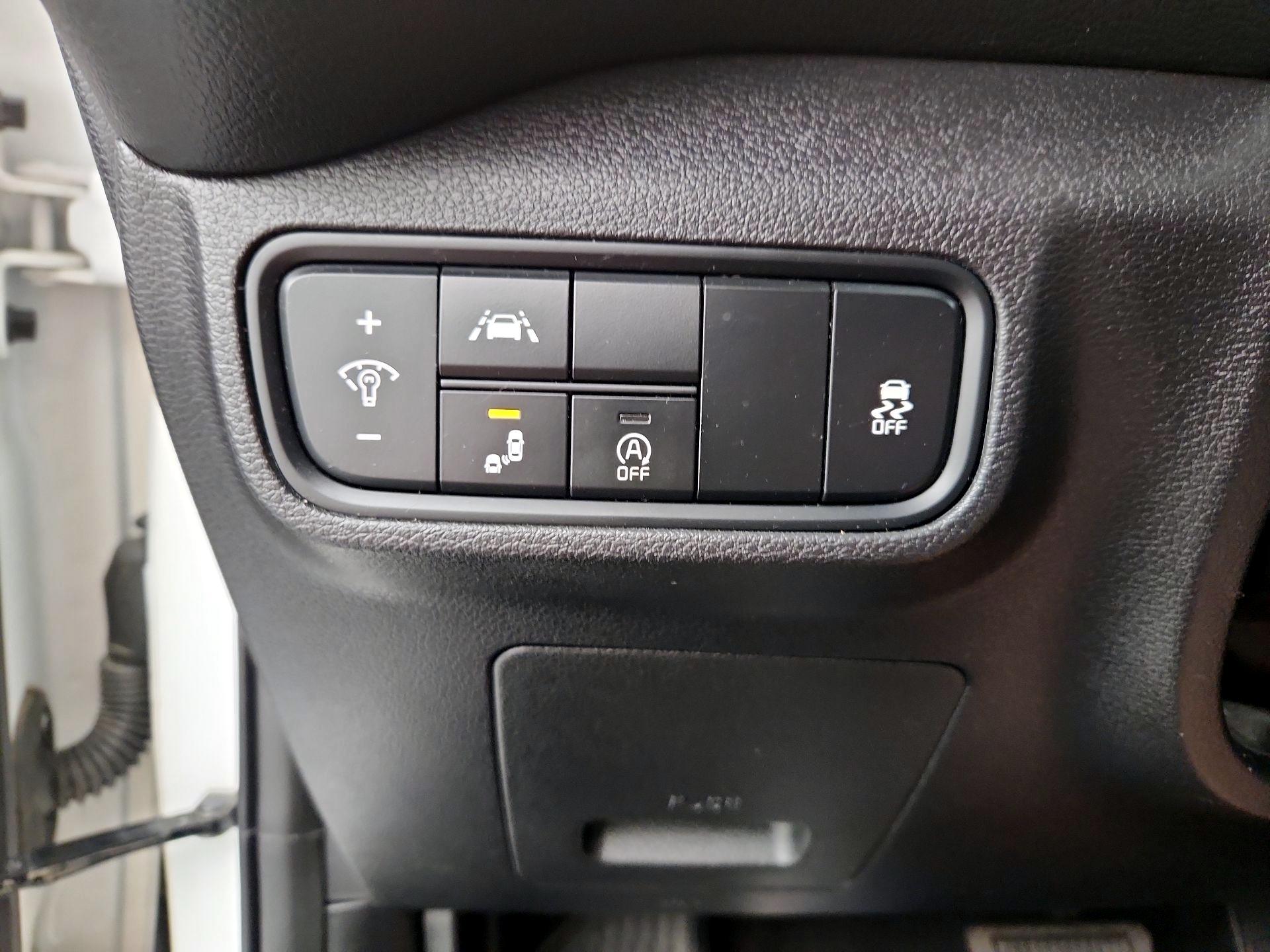 Thumbnail: 2020 Kia Soul - 13