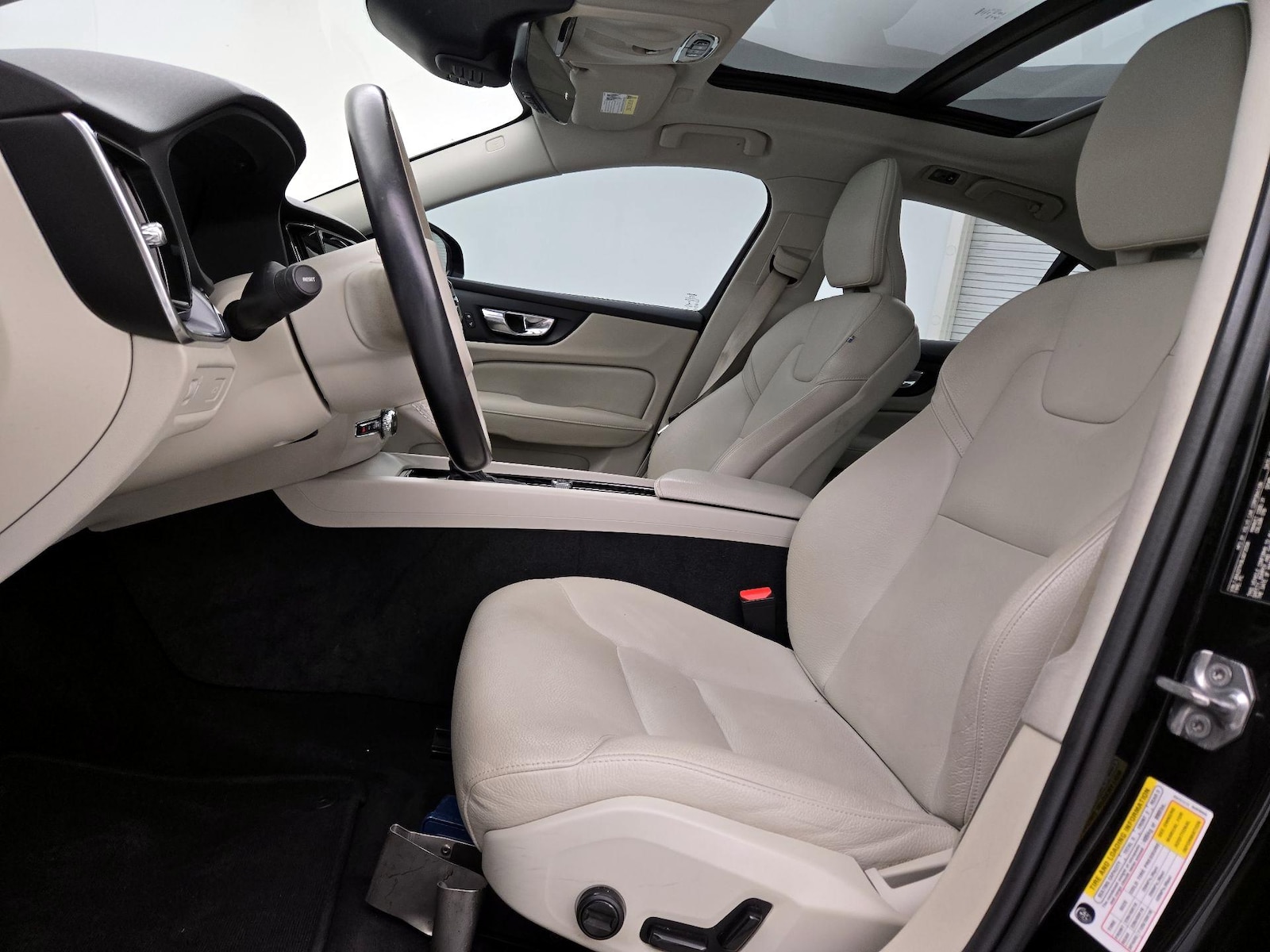 2020 Volvo S60 Momentum - Photo 12