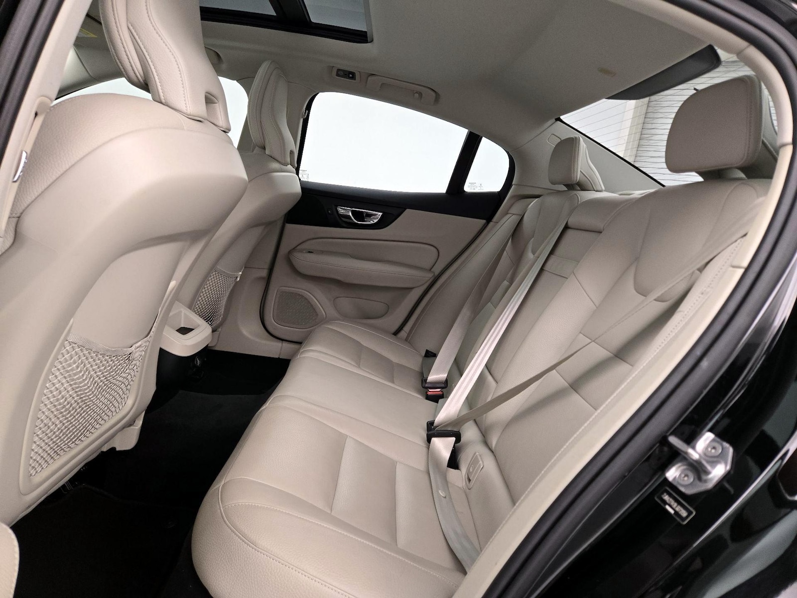 2020 Volvo S60 Momentum - Photo 22