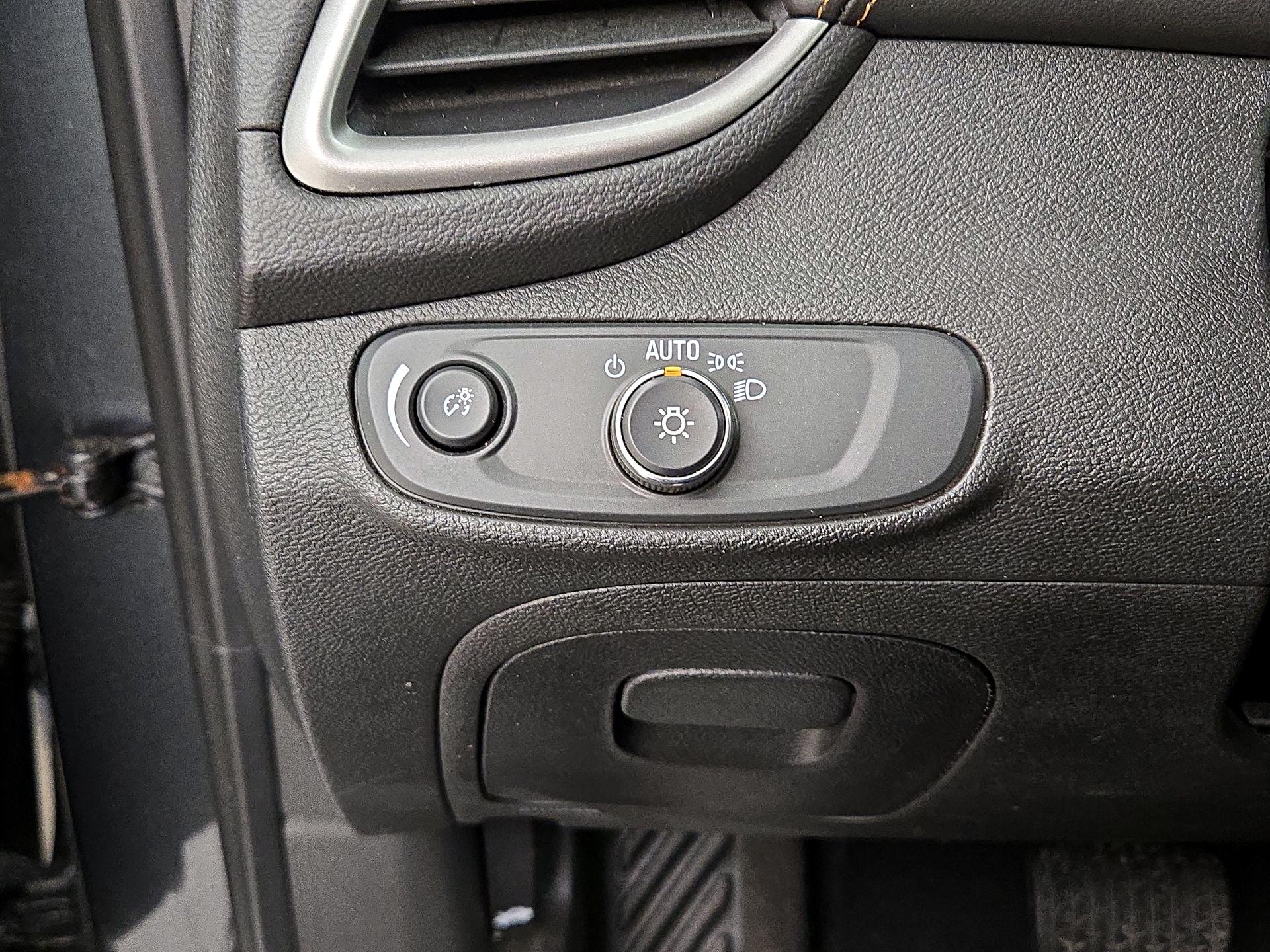 Thumbnail: 2019 Chevrolet Trax - 13