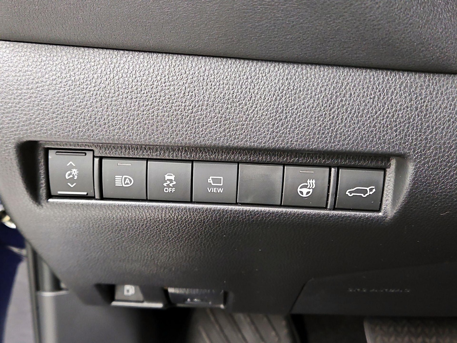 2021 Toyota Venza Limited - Photo 14