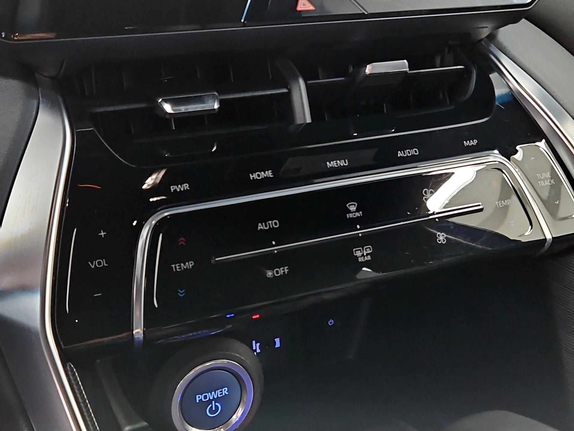 Thumbnail: 2021 Toyota Venza - 17