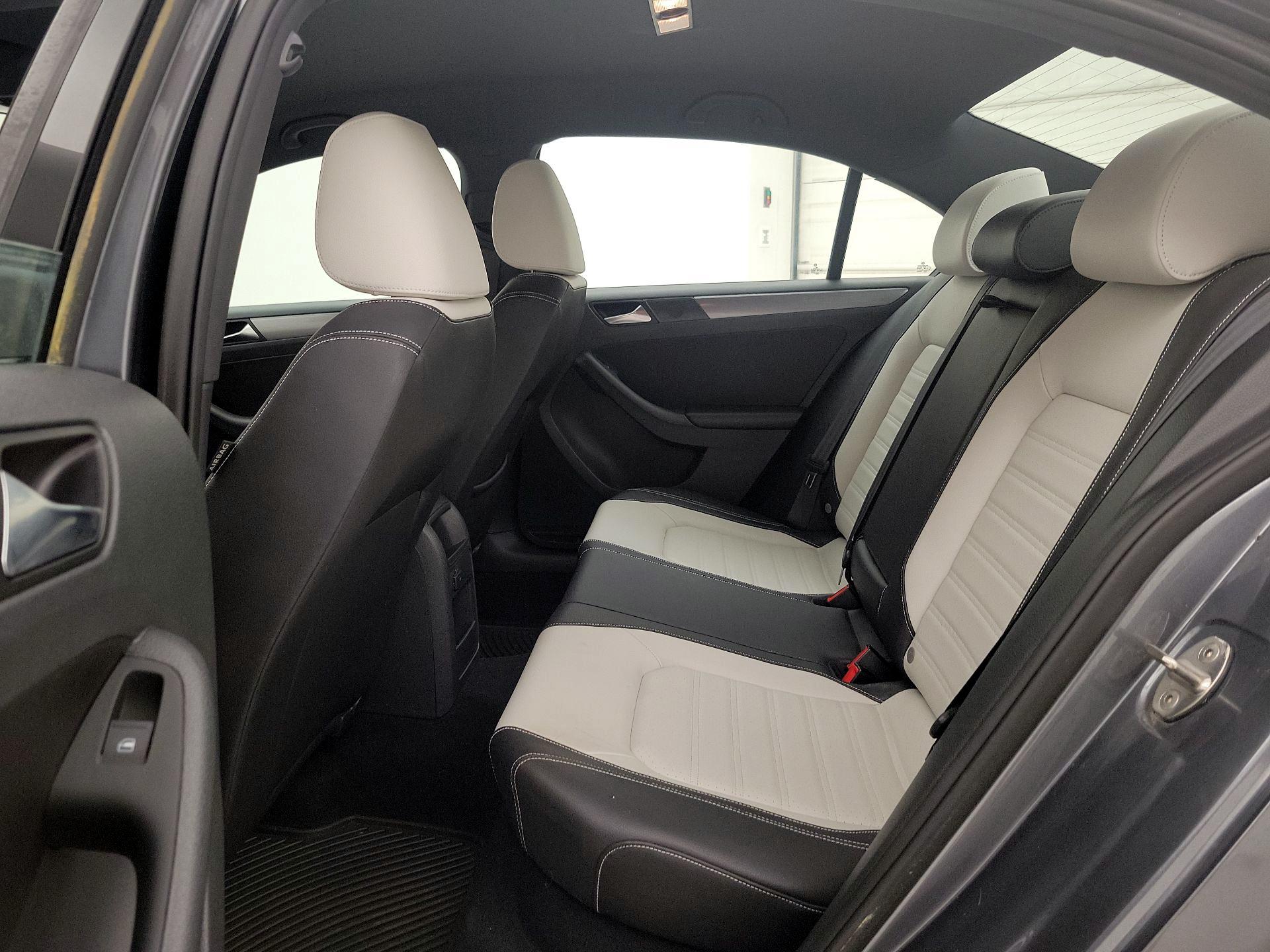 Thumbnail: 2016 Volkswagen Jetta - 20