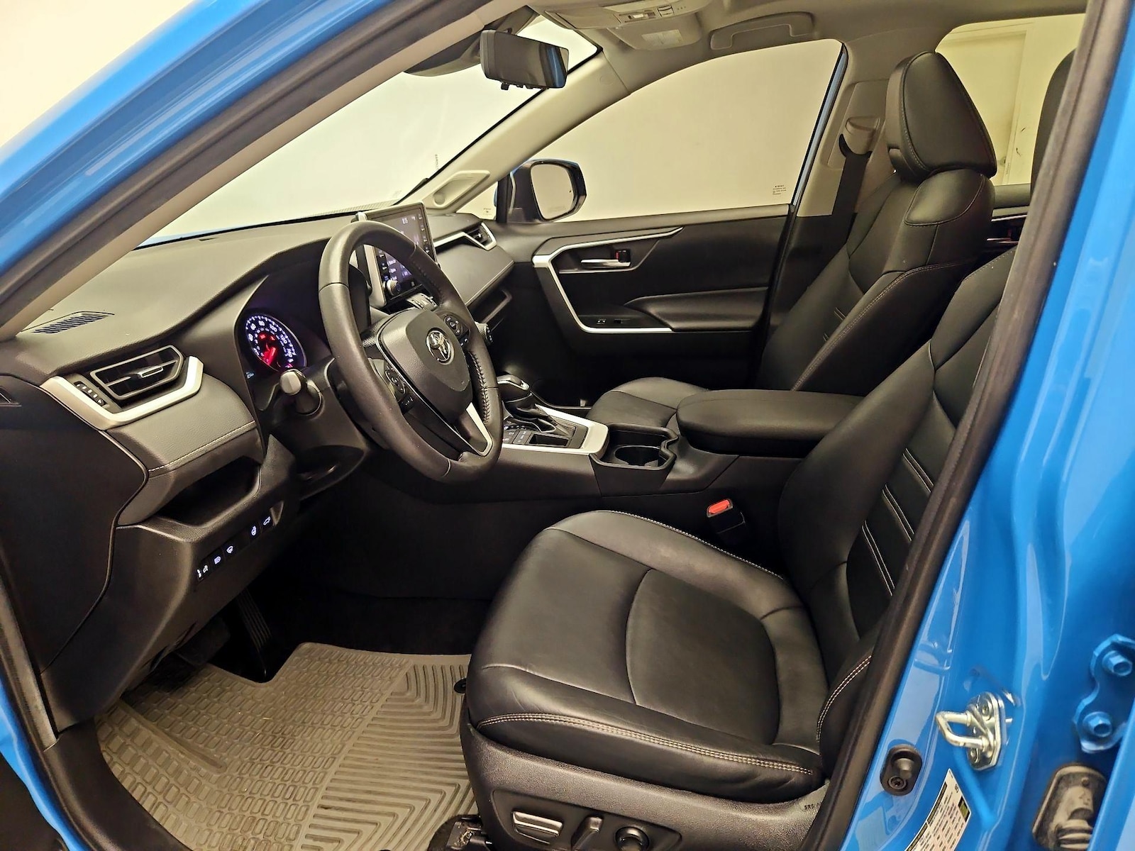 2021 Toyota RAV4 XLE Premium - Photo 12