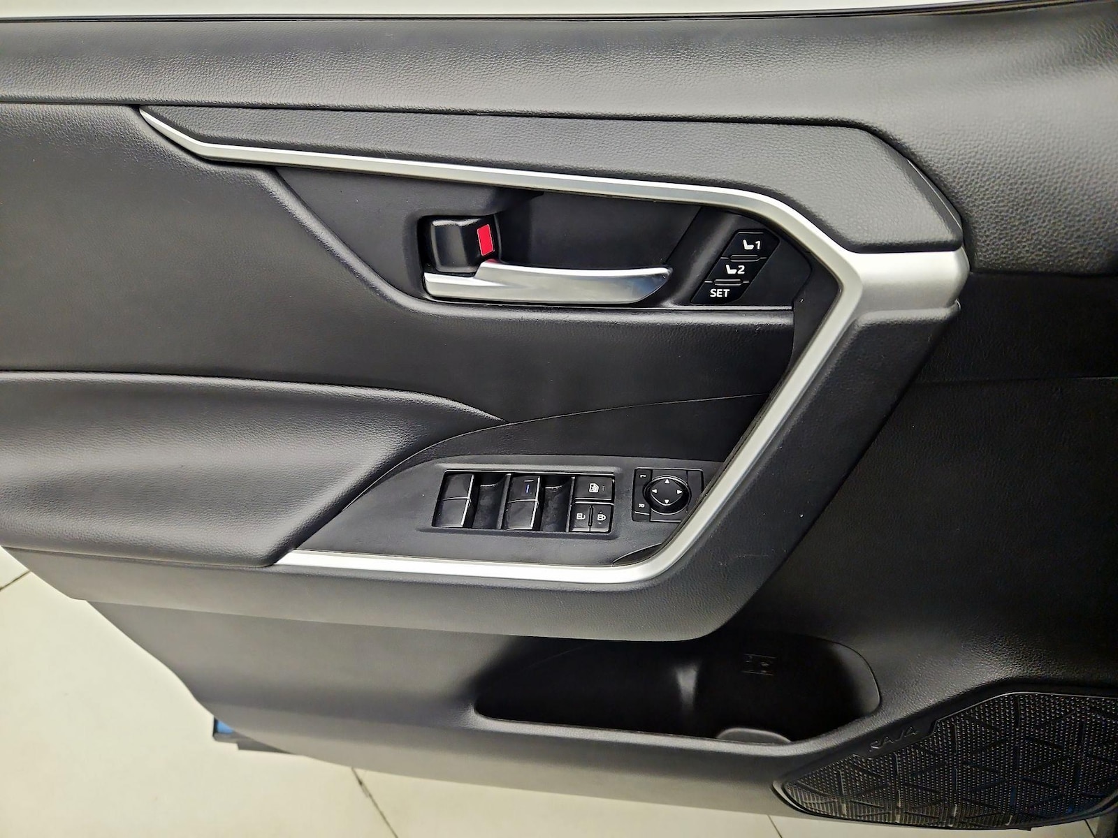 2021 Toyota RAV4 XLE Premium - Photo 13