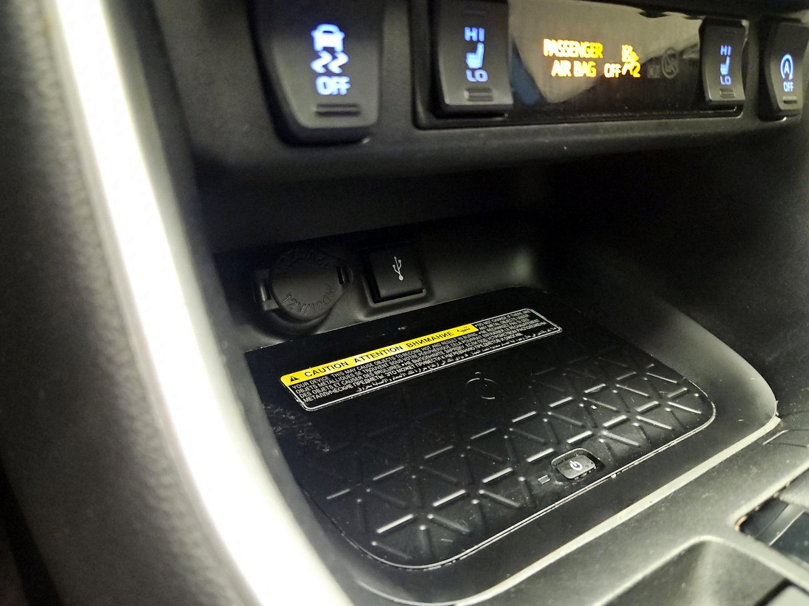 2021 Toyota RAV4 XLE Premium - Photo 19