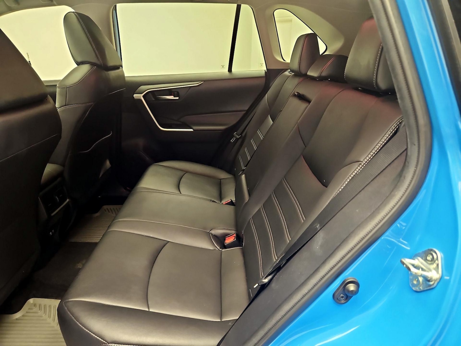 2021 Toyota RAV4 XLE Premium - Photo 21