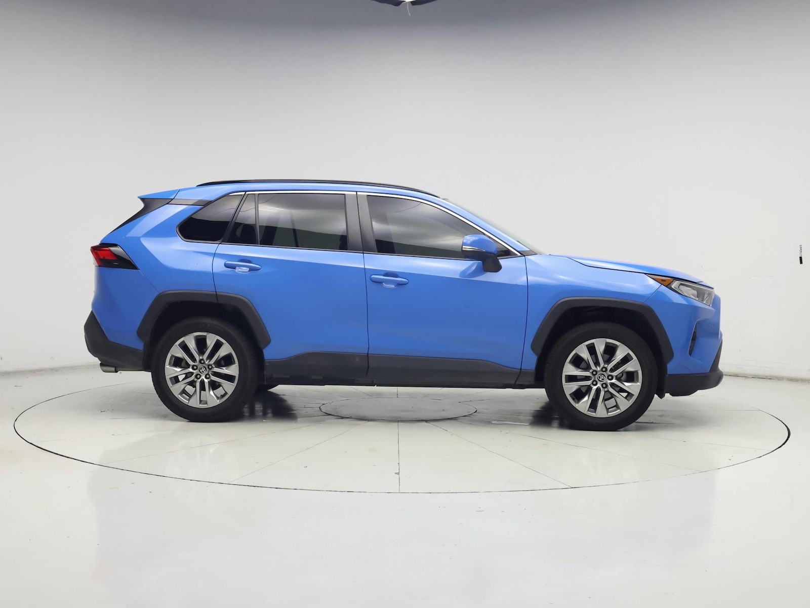 2021 Toyota RAV4 XLE Premium - Photo 8
