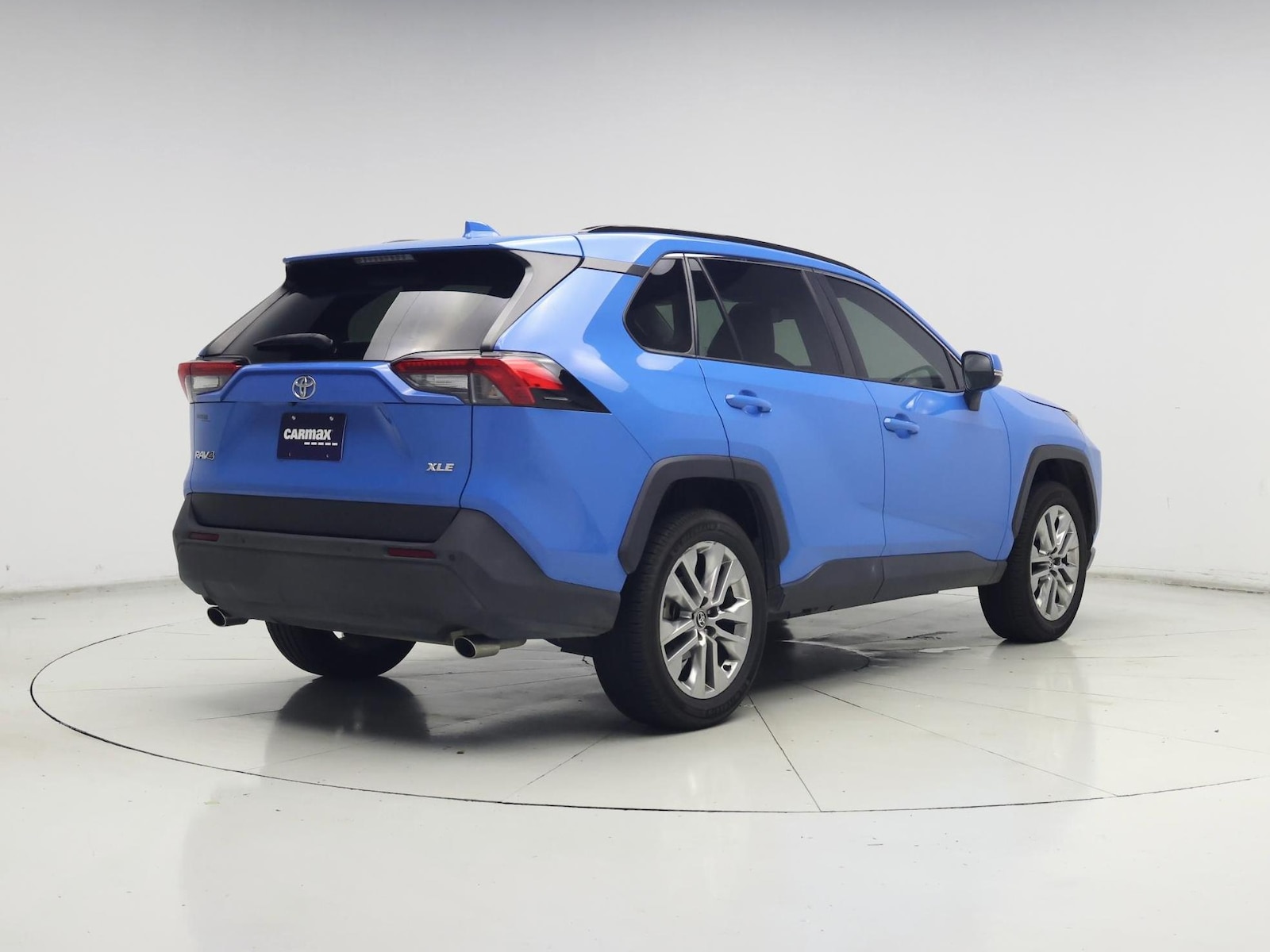 2021 Toyota RAV4 XLE Premium - Photo 9