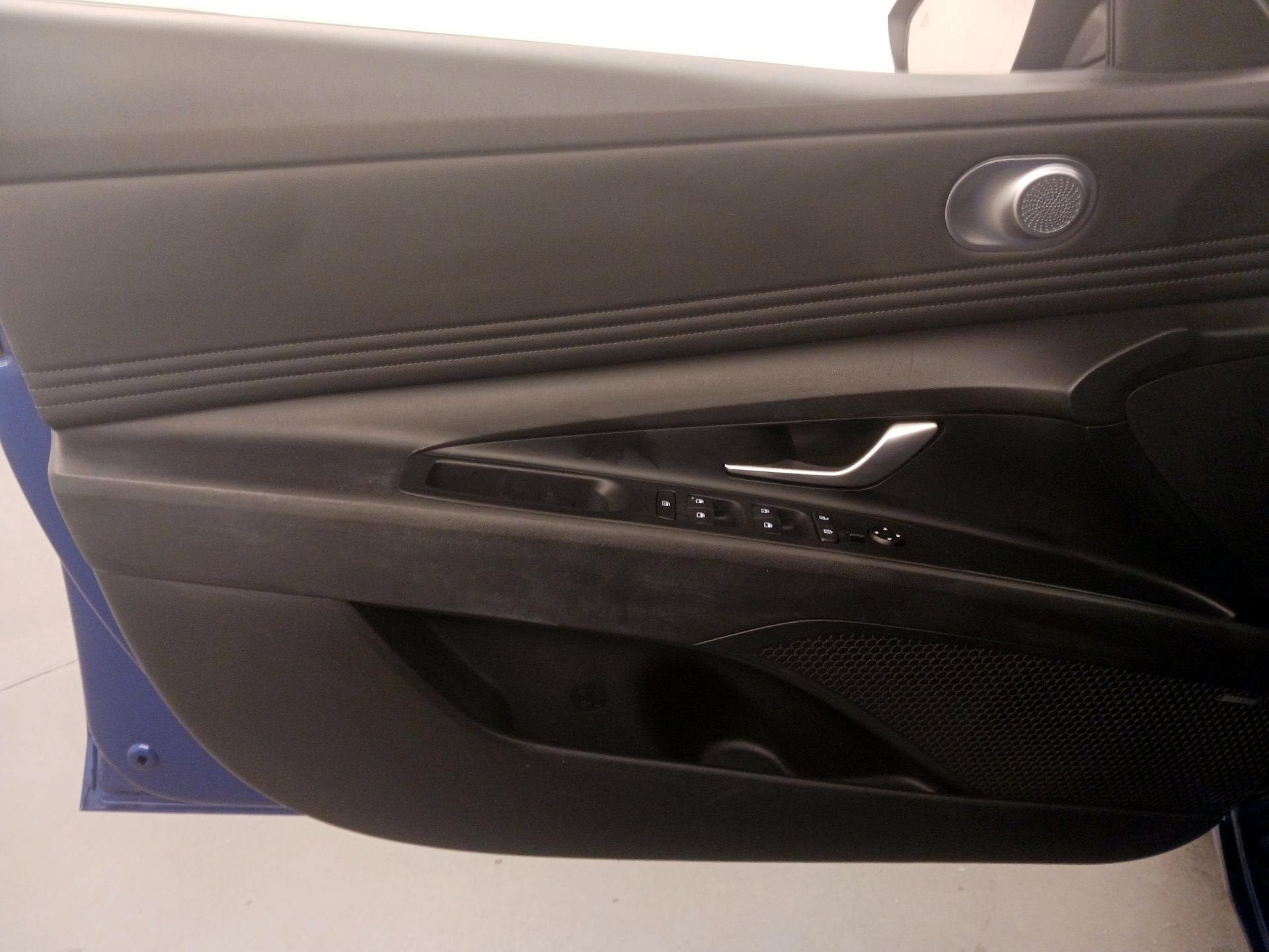 Thumbnail: 2023 Hyundai Elantra - 12