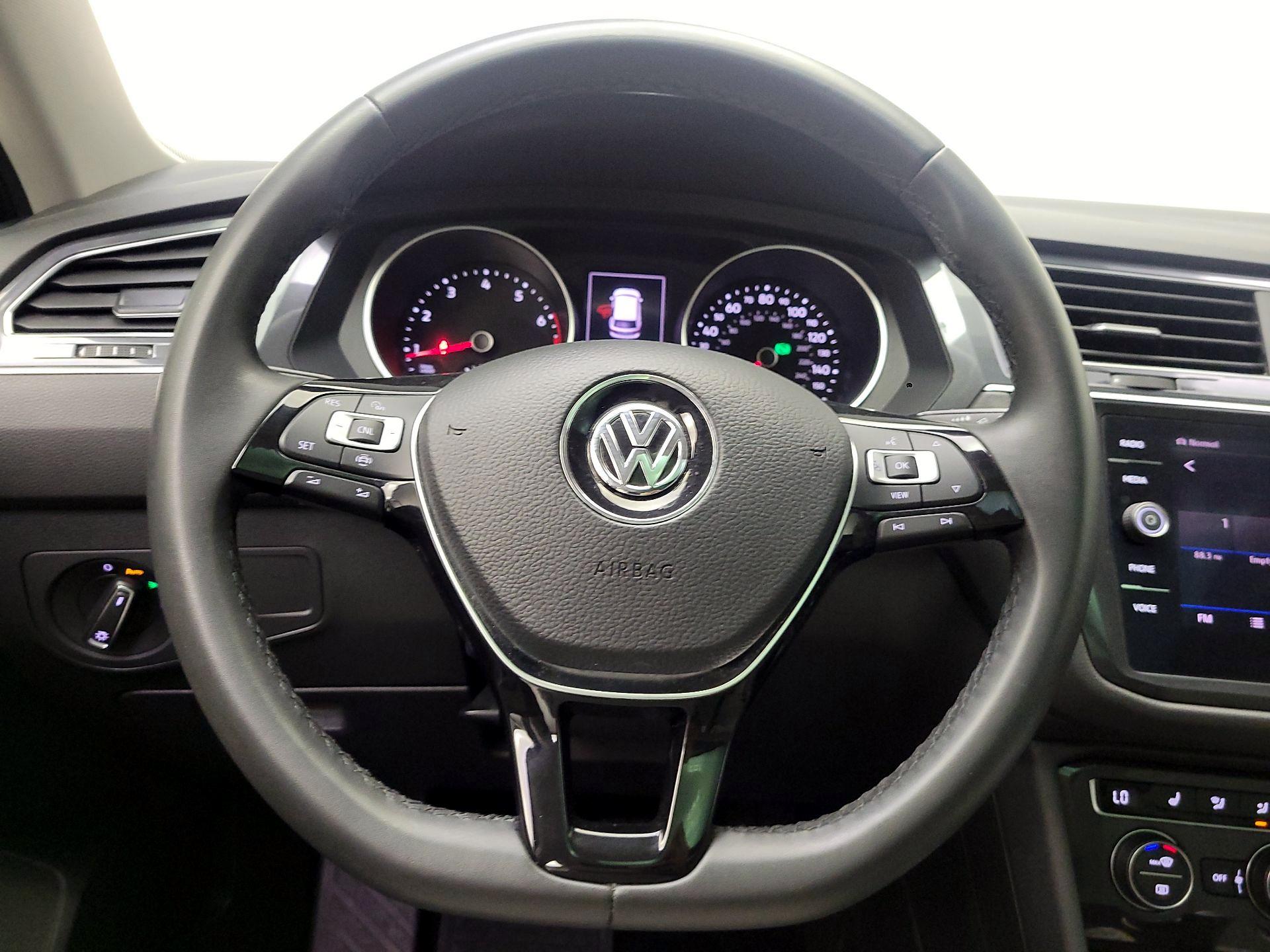 Thumbnail: 2020 Volkswagen Tiguan - 10