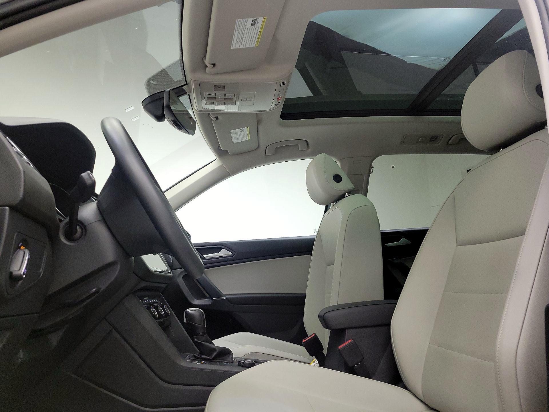 Thumbnail: 2020 Volkswagen Tiguan - 19