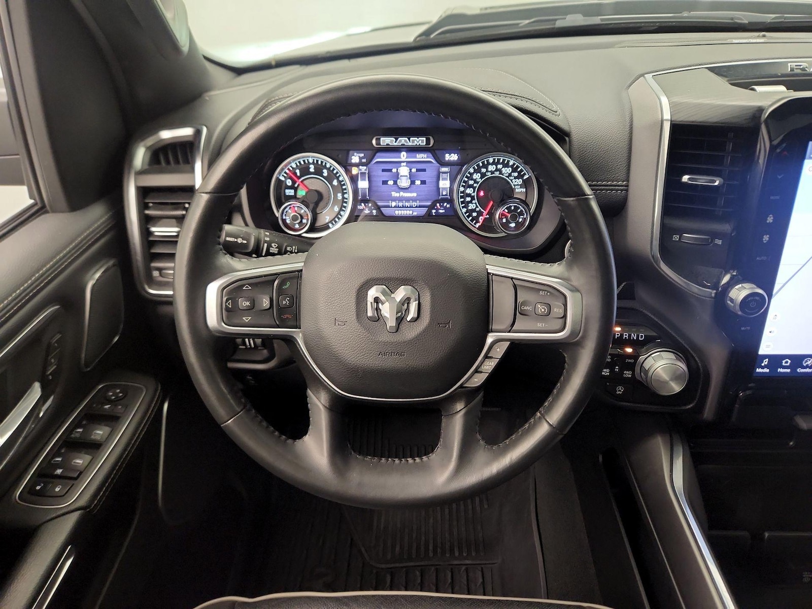 2024 RAM Ram 1500 Pickup Laramie - Photo 11