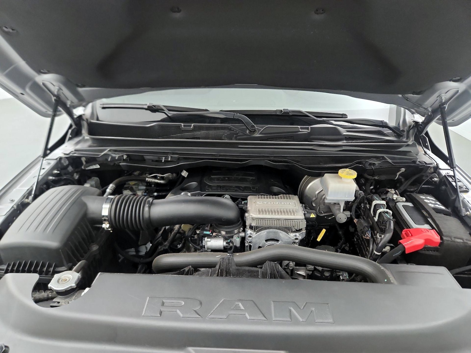 2024 RAM Ram 1500 Pickup Laramie - Photo 24