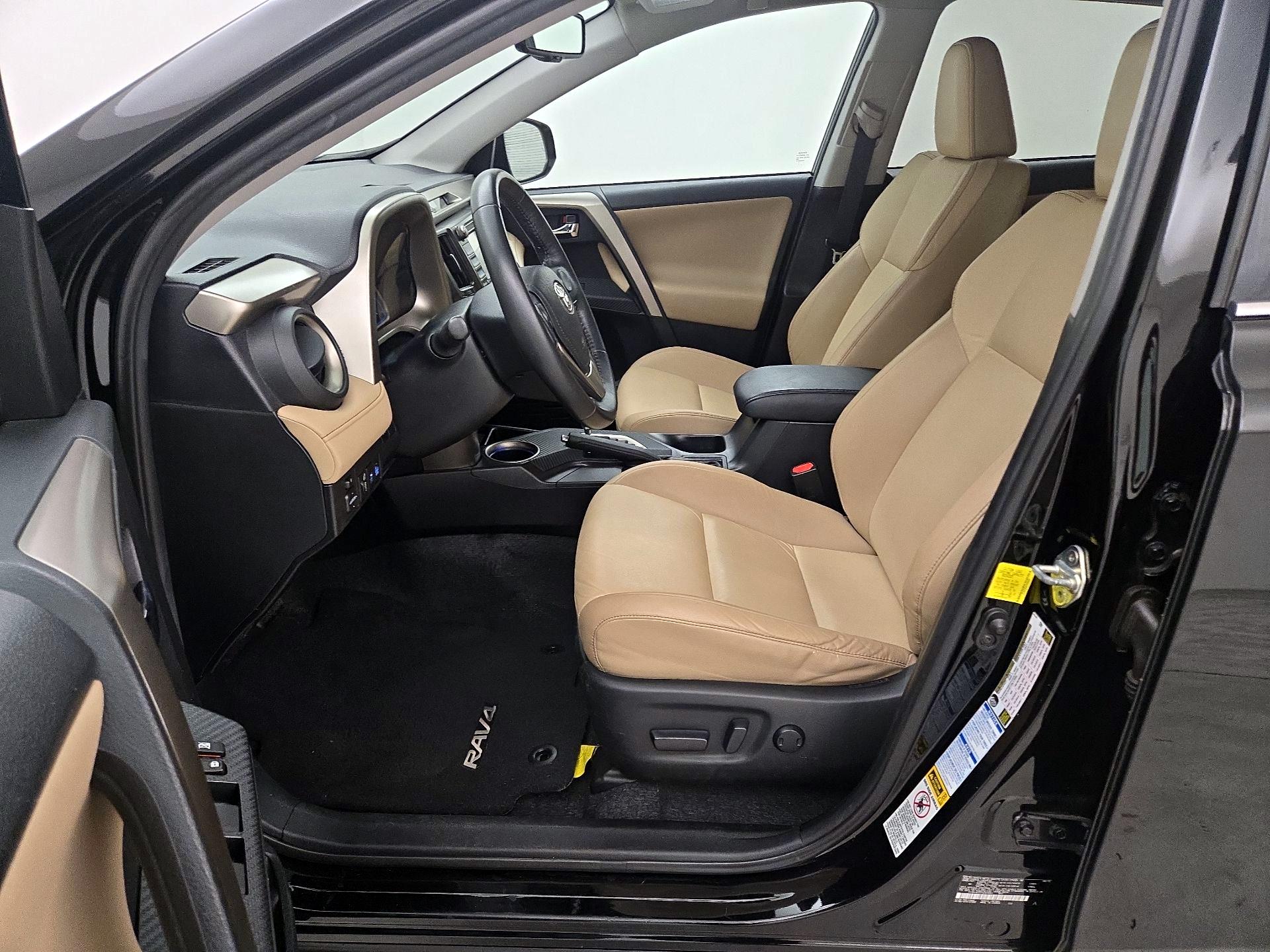 Thumbnail: 2015 Toyota RAV4 - 11