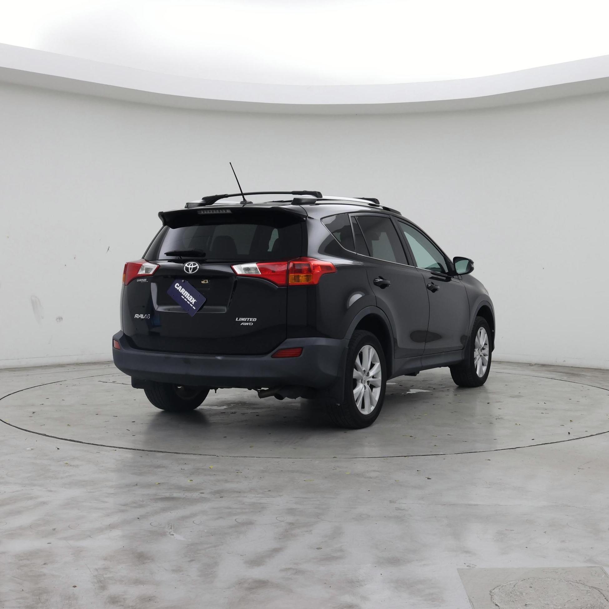 Thumbnail: 2015 Toyota RAV4 - 8