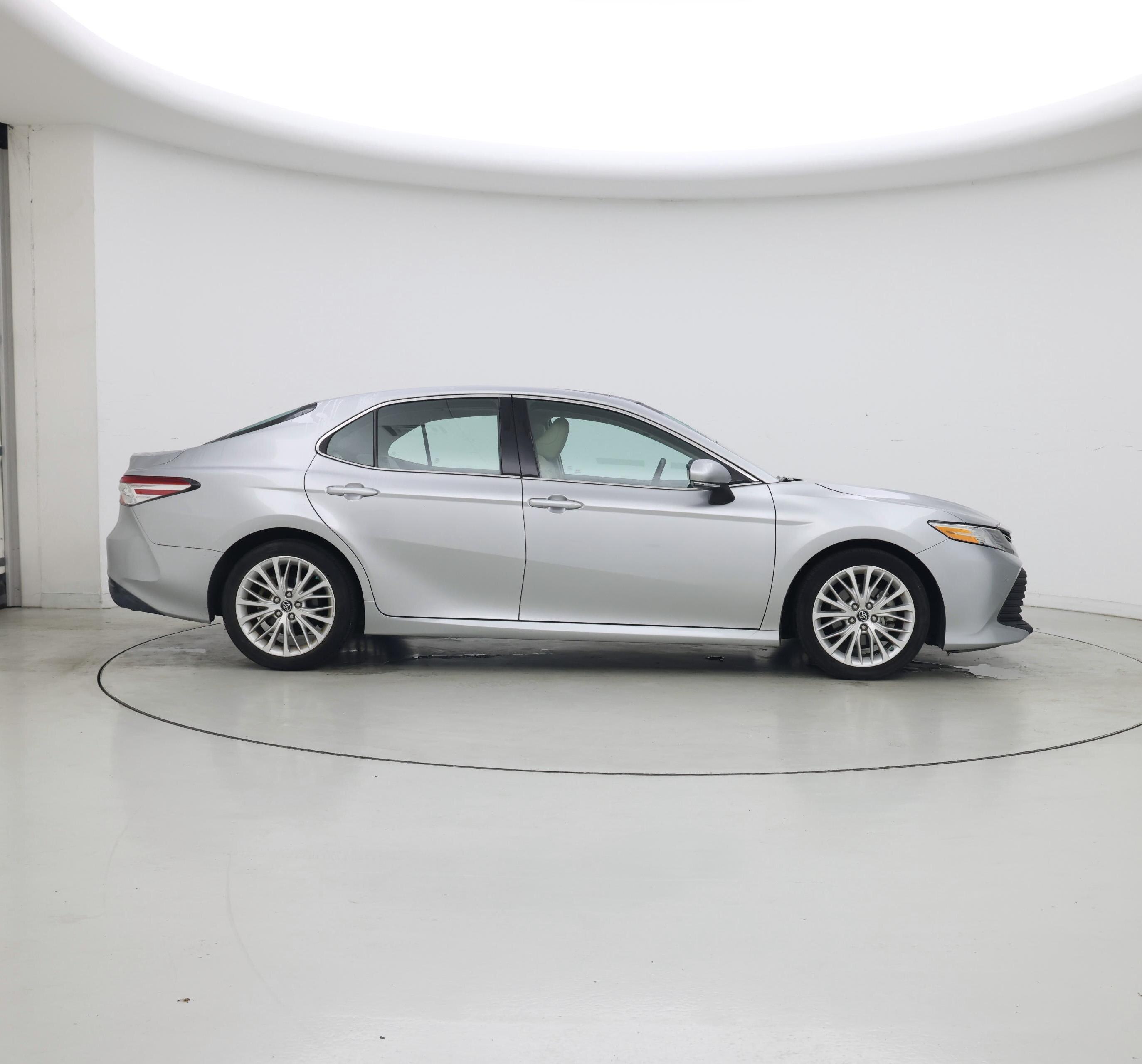 Thumbnail: 2018 Toyota Camry - 7